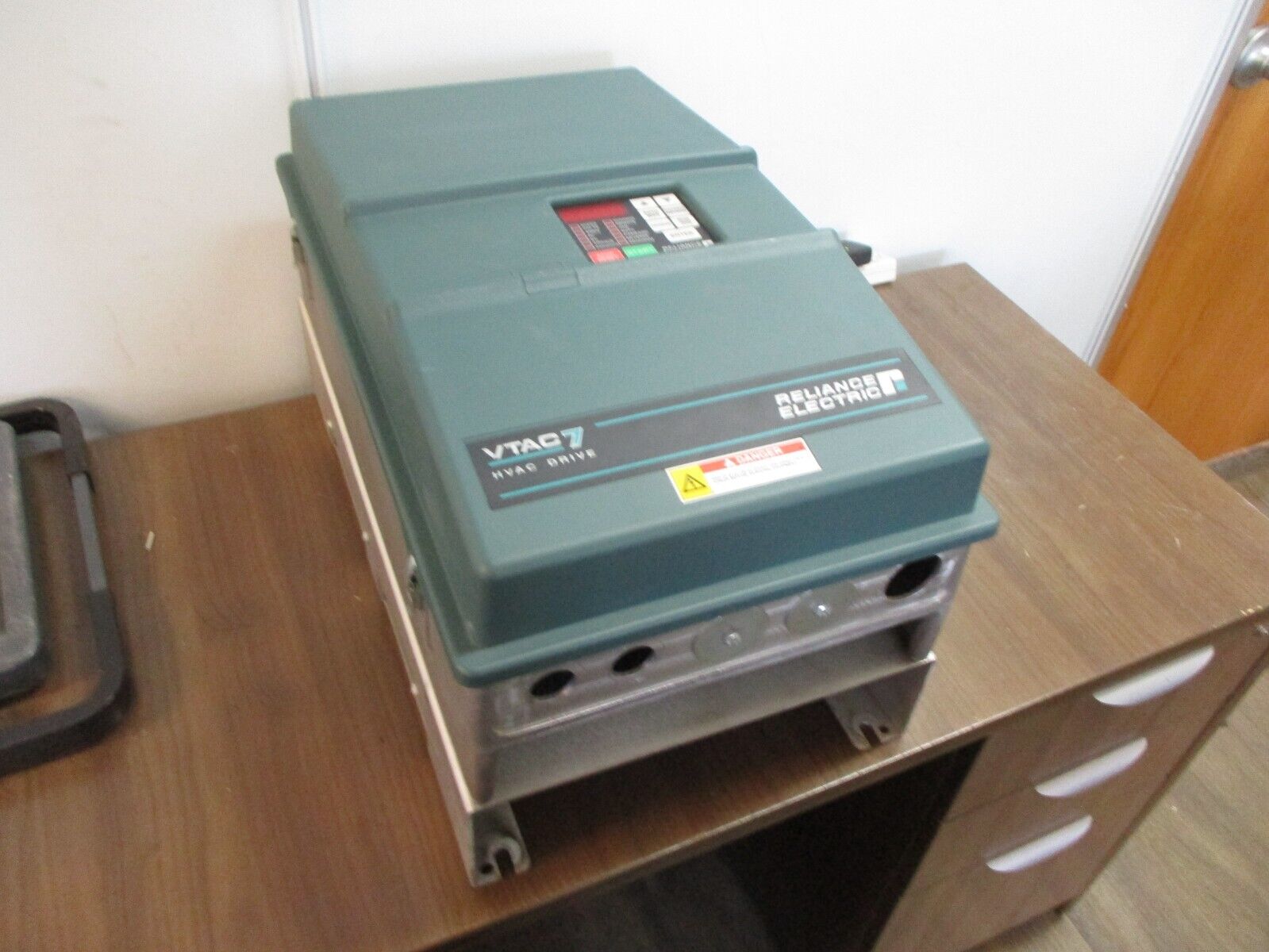 Reliance VTAC 7 GV3000/SE AC Drive 40V4260 40HP Type 12 Enclosure Used