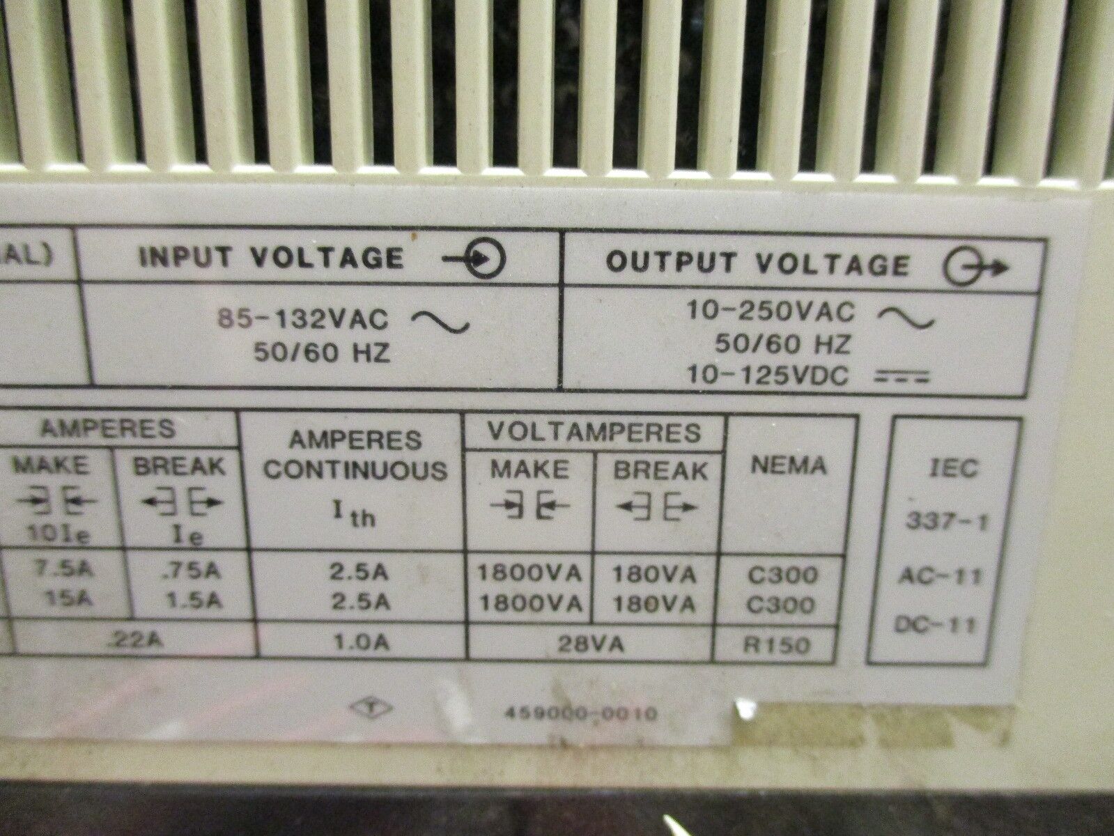 Allen-Bradley SLC 100 Processor Unit 1745-LP101 Ser B FRN 4 *Missing Cover* Used