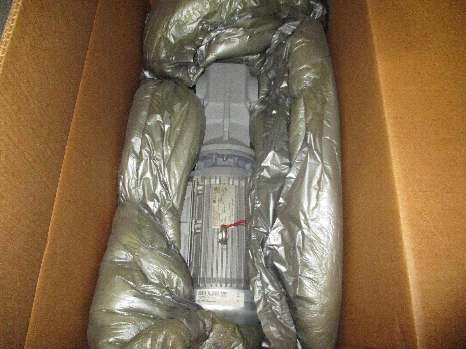 SEW-EURODRIVE Gearmotor KA47/T DRN100LM4 3HP 1800RPM 230/460V 8.40/4.20A 60Hz