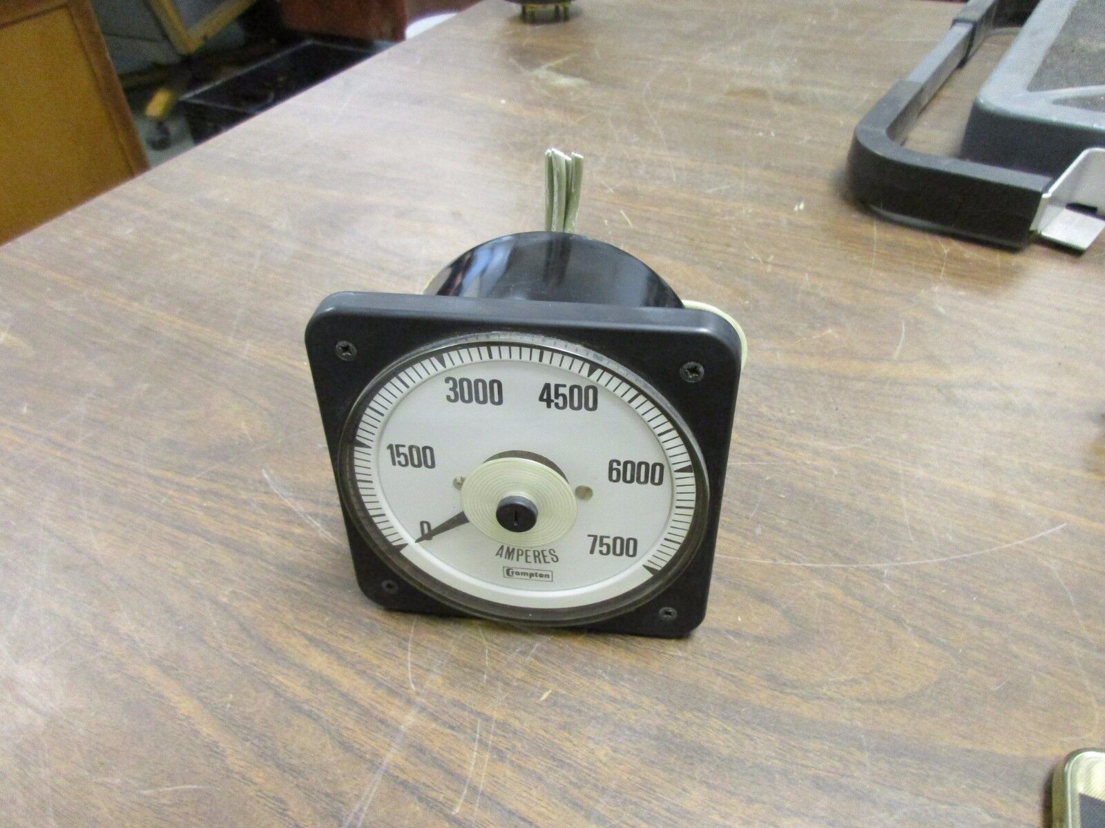 Crompton AC Ampmeter 3955 077 05FA LSUU C6 5A Range: 0-7500A Used