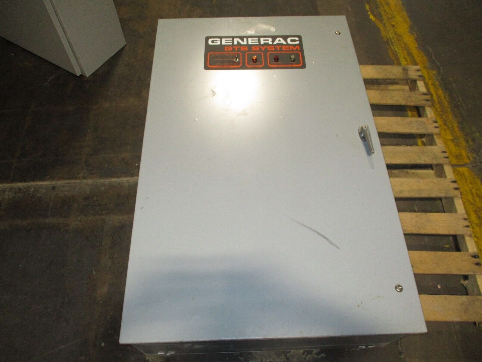 Generac Automatic Transfer Switch 91A01541-W 200A 120/240V 1Ph Used