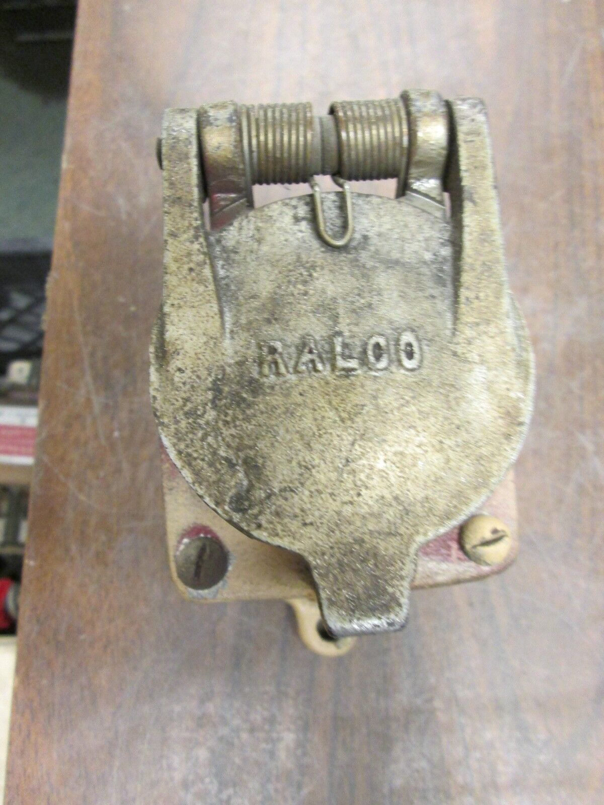 Ralco Receptacle w/ Base 321 B 30A 600V 4W 3P Used