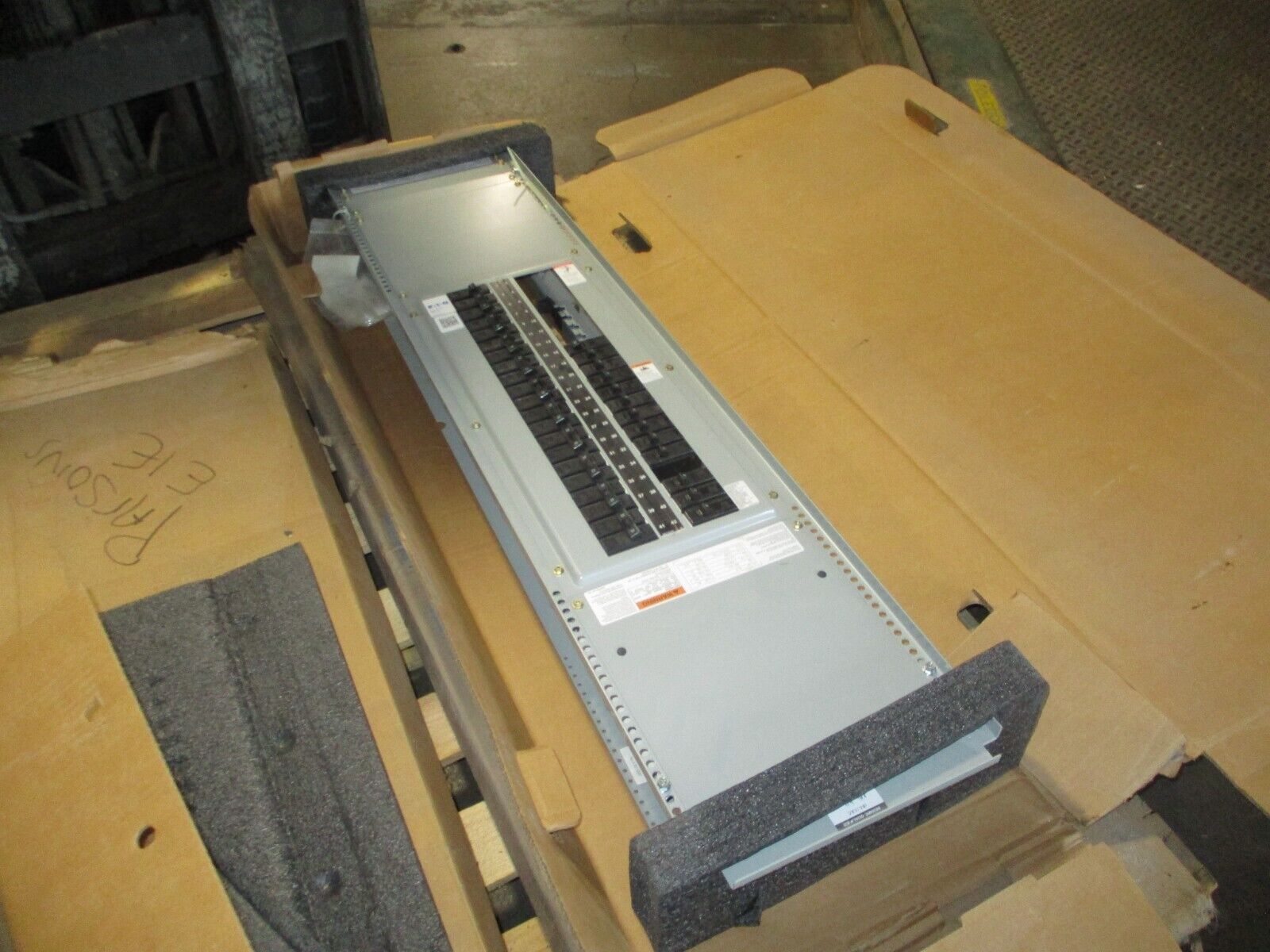 Eaton Panelboard Interior w/ Cover PRL1A / 2060 400A 208Y/120V 3Ph 4W 42-Space