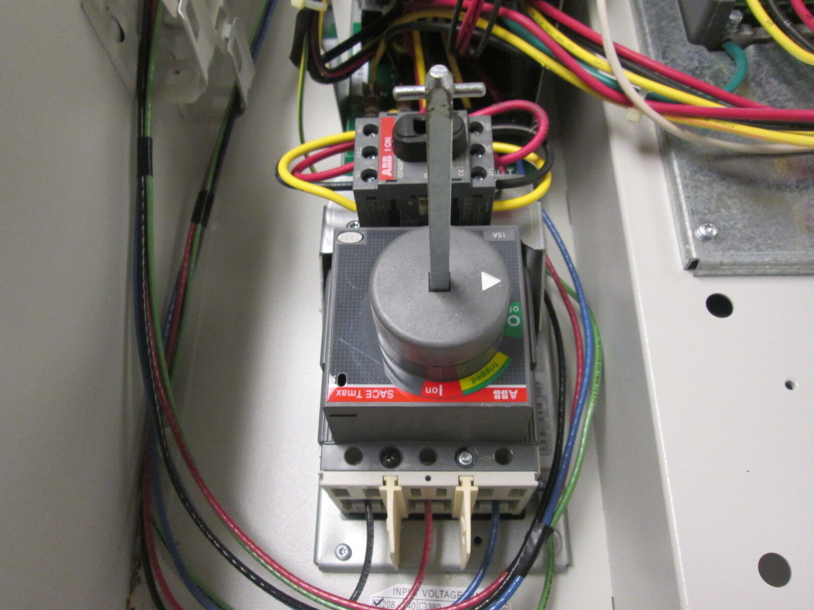 ABB ACH550 AC Drive w/ Bypass ACH550-BCR-07A5-2+F267 2HP 3Ph Used