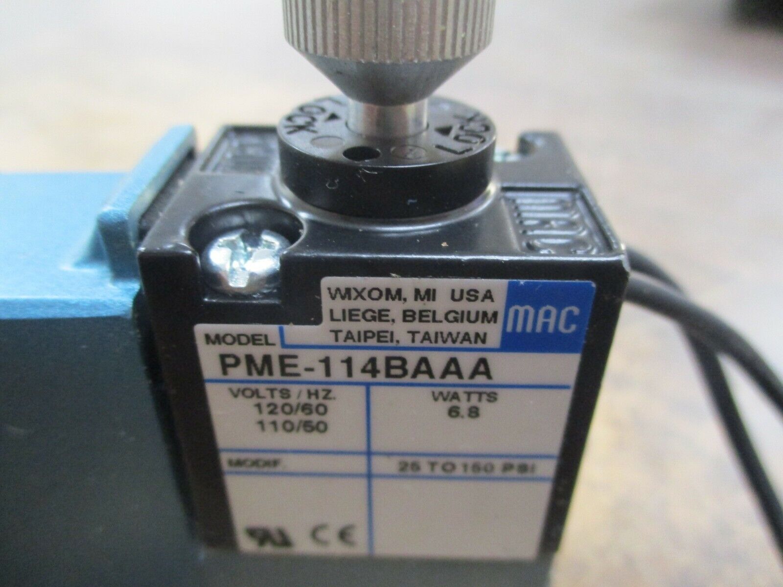MAC Solenoid Valve 811C-PM-114BA-172 150PSI Used