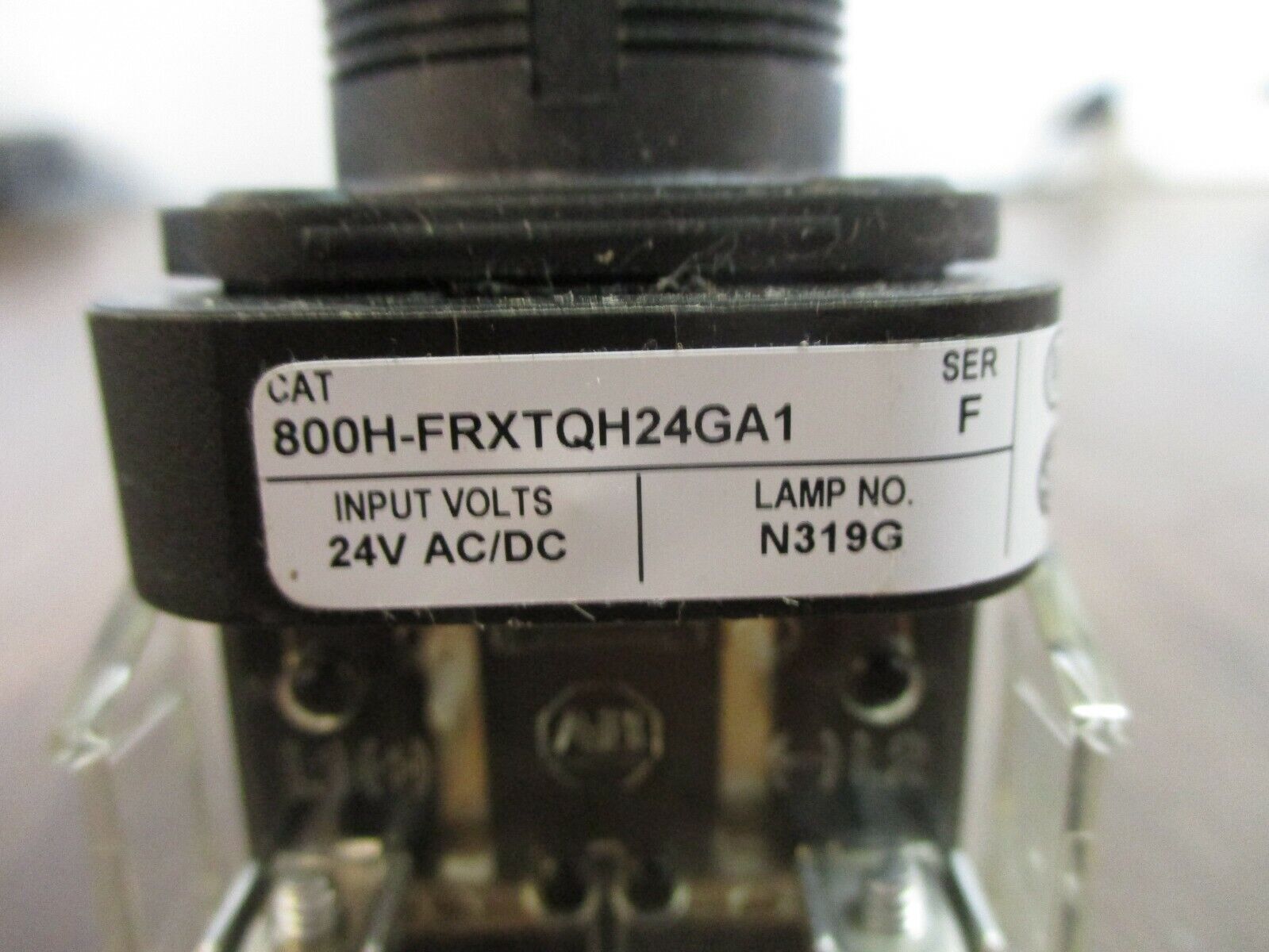 Allen-Bradley Illuminated Push Button 800H-FRXTQH24GA1 Ser. F 24V Green Used