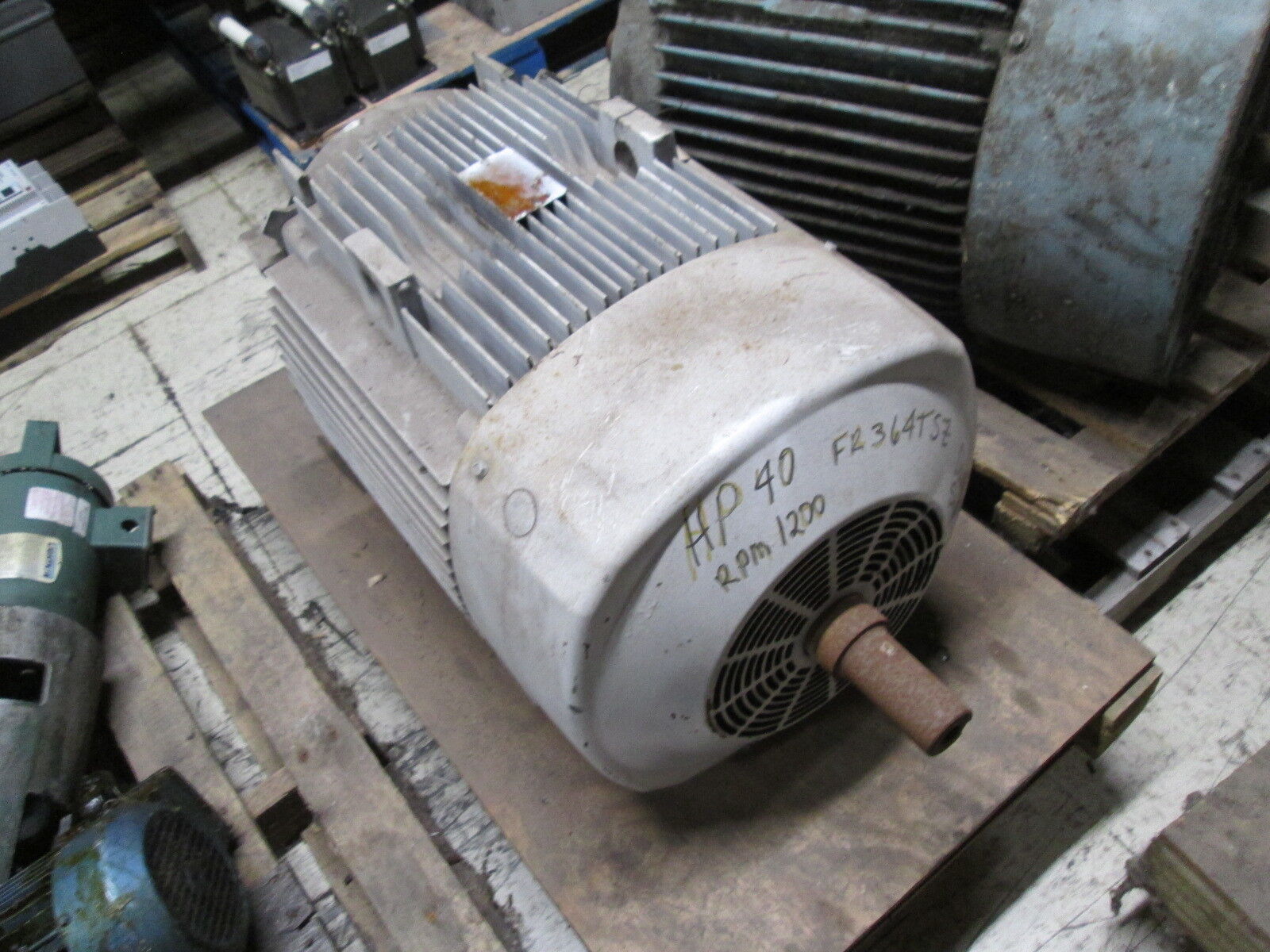 Reliance Dual Shaft AC Motor 40HP 1200RPM FR: 364TSZ 230/460V 99.6/49.8A Used