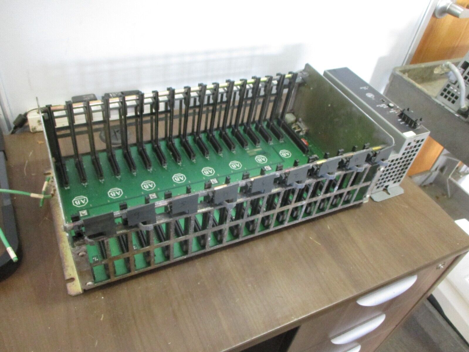 Allen-Bradley I/O Chassis w/ Power Supply 1771-A4B / 17771-P7 16-Slot Used