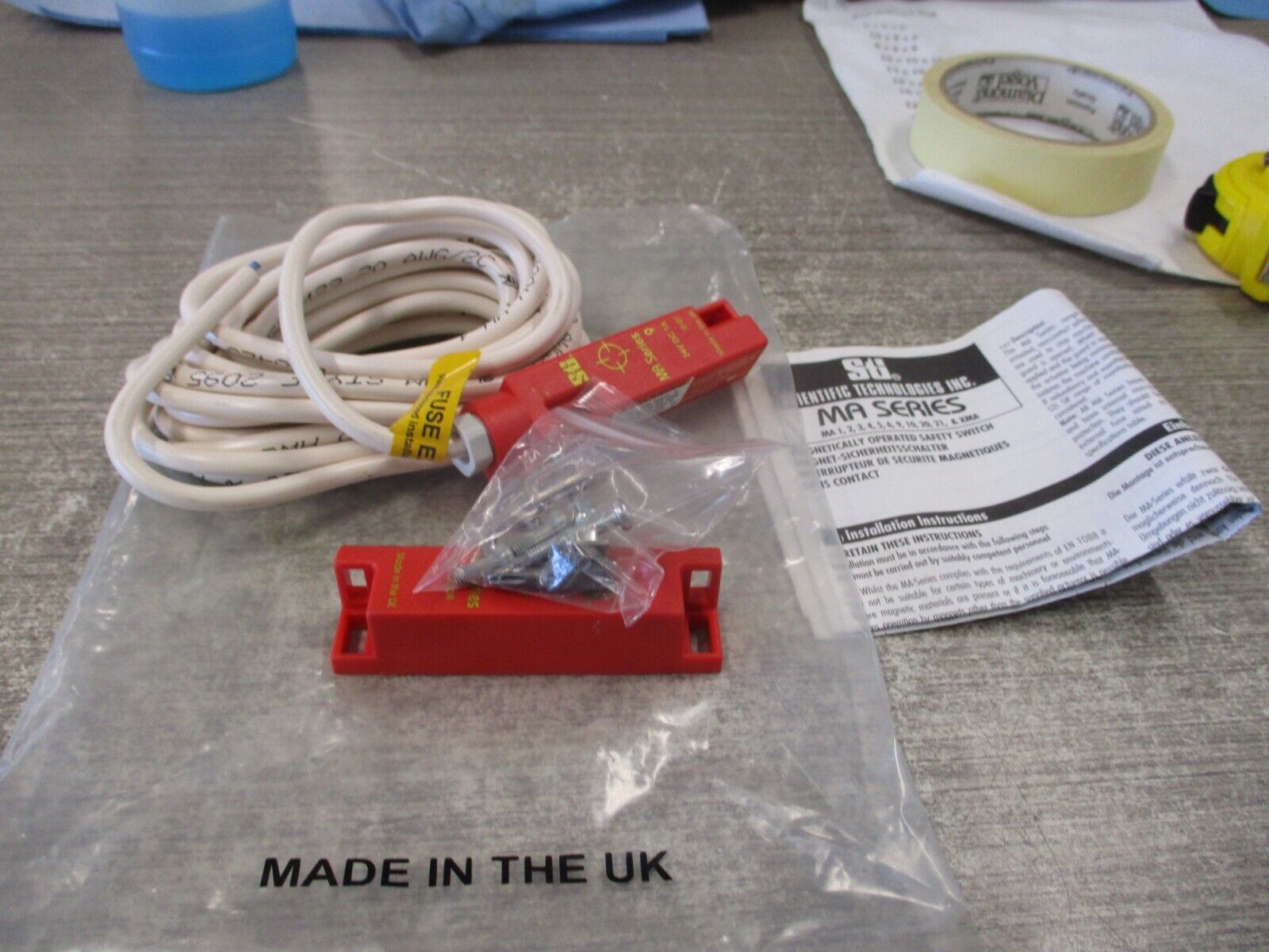 Sti Magnetically Operated Safety Switch 44507-0200 New Surplus