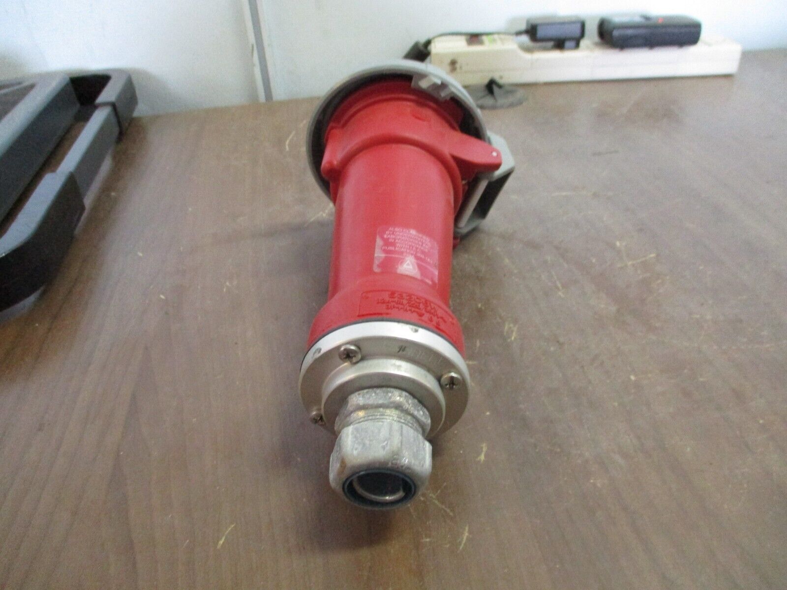 Hubbell Connector 532C6W 32A 220/680V 3P+N+G *Conduit End* Used