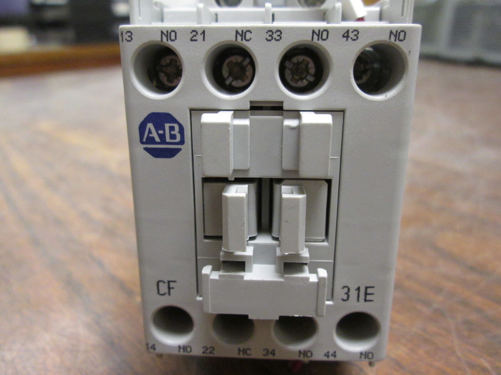 Allen-Bradley Contactor 700-CF310Z* 24VDC Coil 25A 600V Used