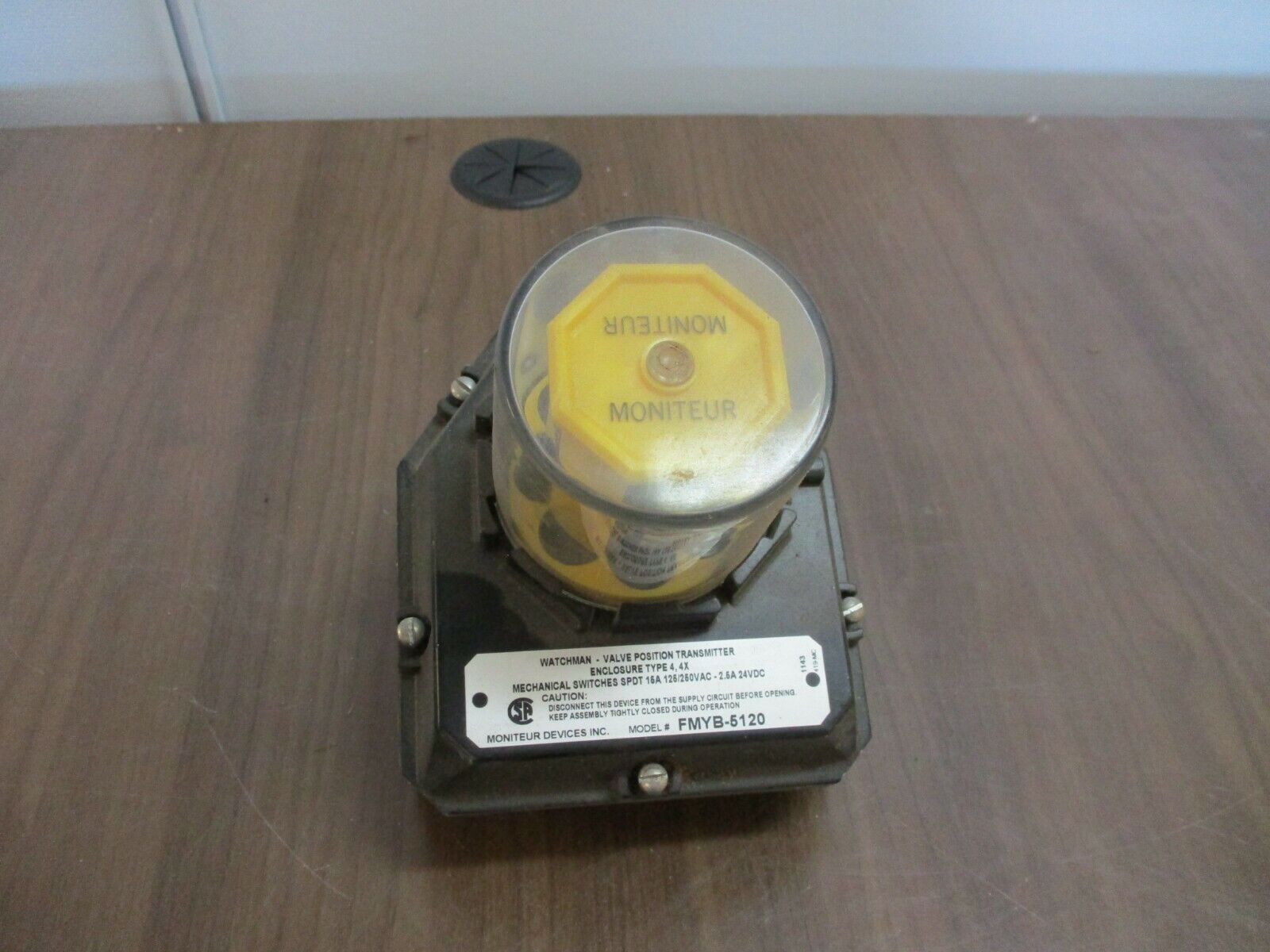 Moniteur, Watchman valve position transmitter, part#: FMYB- 5120, used