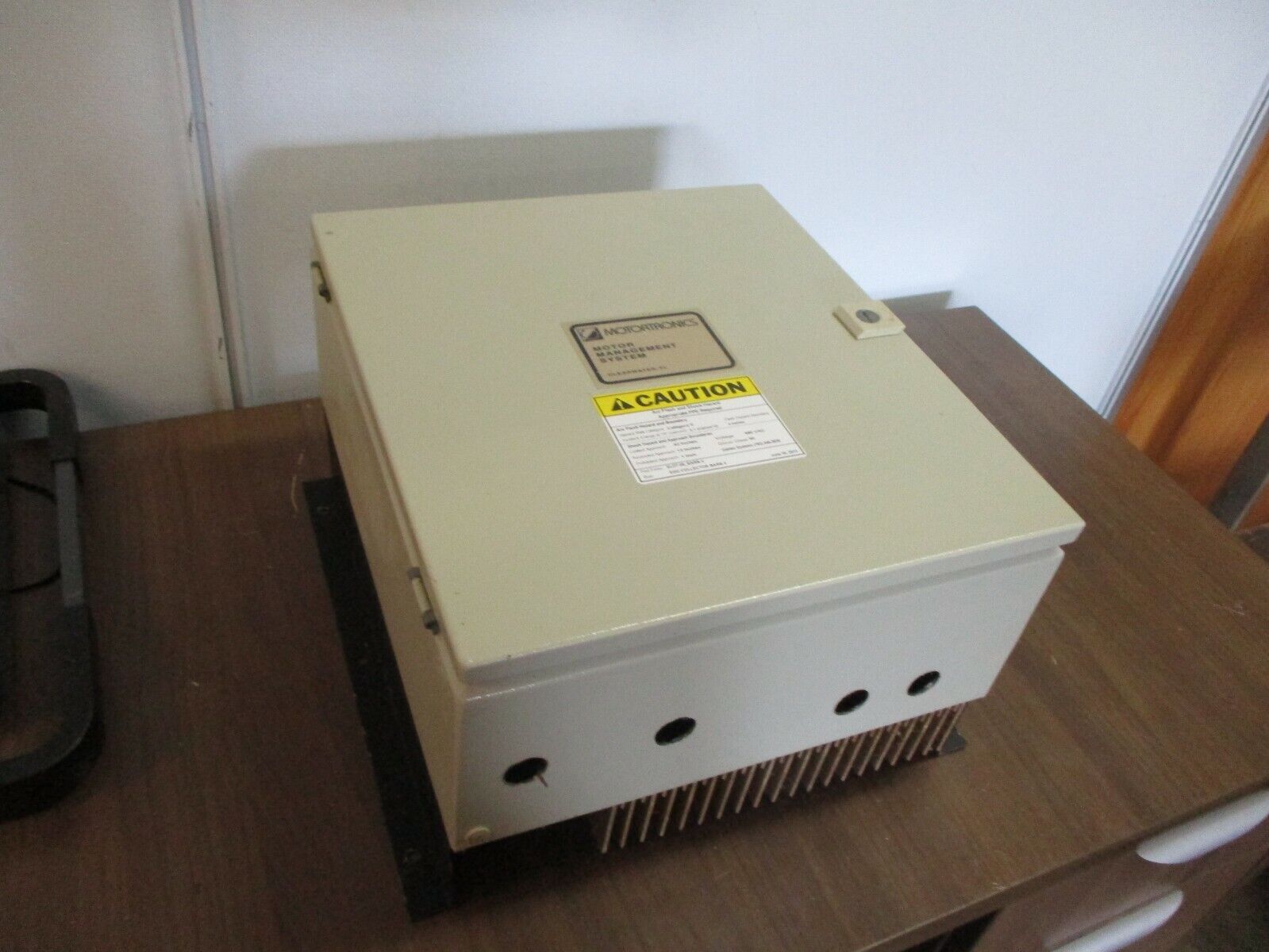 Motortronics AC Drive KP1-405-E-GF 5HP 400V 50/60Hz 8.8A Nema 4X Used