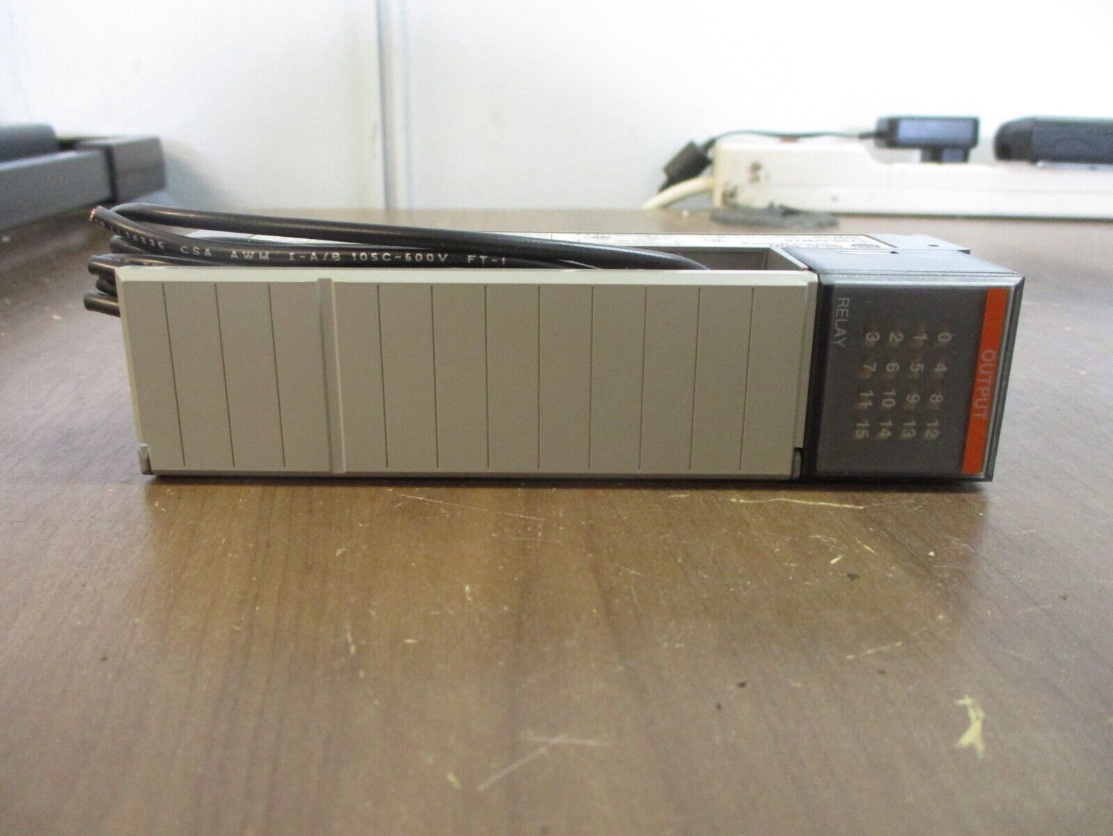 Allen-Bradley SLC 500 Output Module 1746-OW16 Ser C 10-250VAC/10-125VDC Output