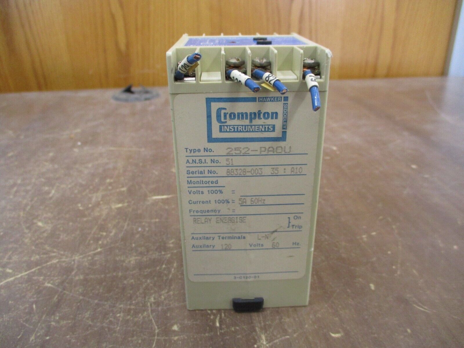 Crompton Protector Relay 252-PAOU-LSBX Aux: 120V 60Hz Used