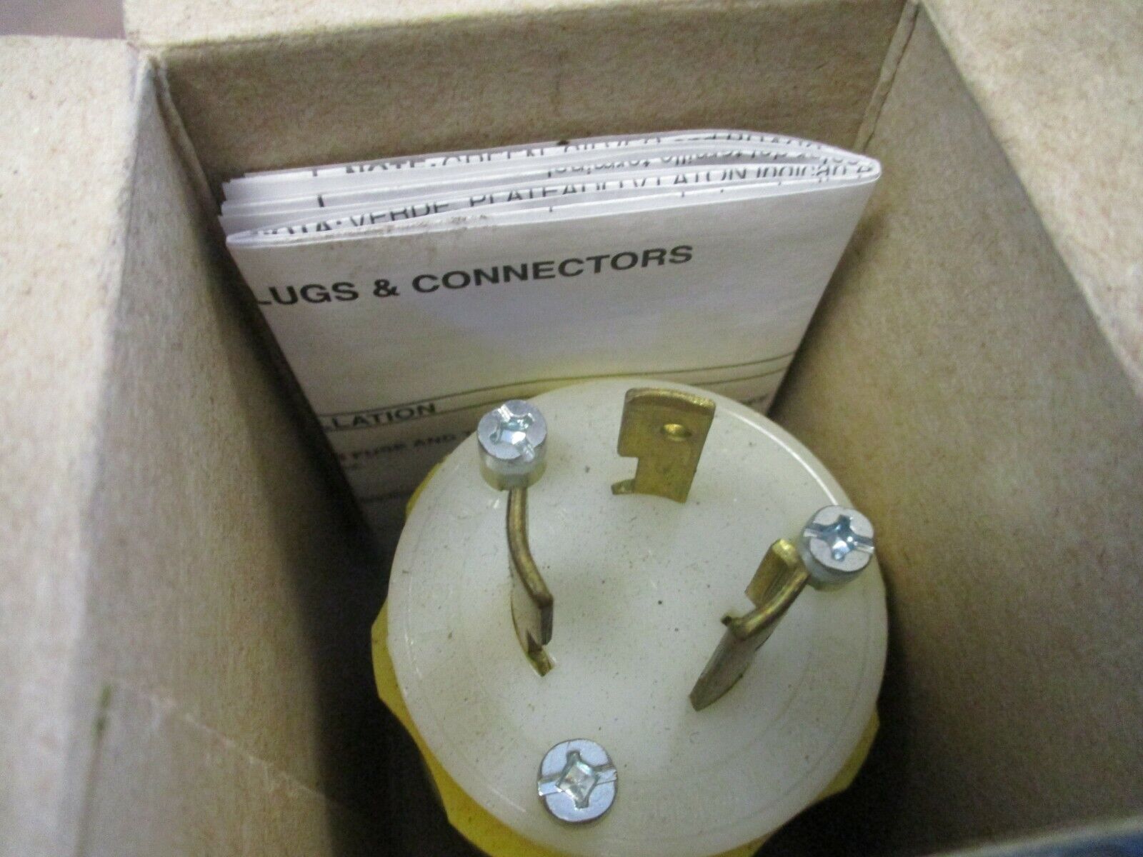 Leviton Locking Plug 2311-CY 20A 125V 2P 3W *Lot of 2* New Surplus