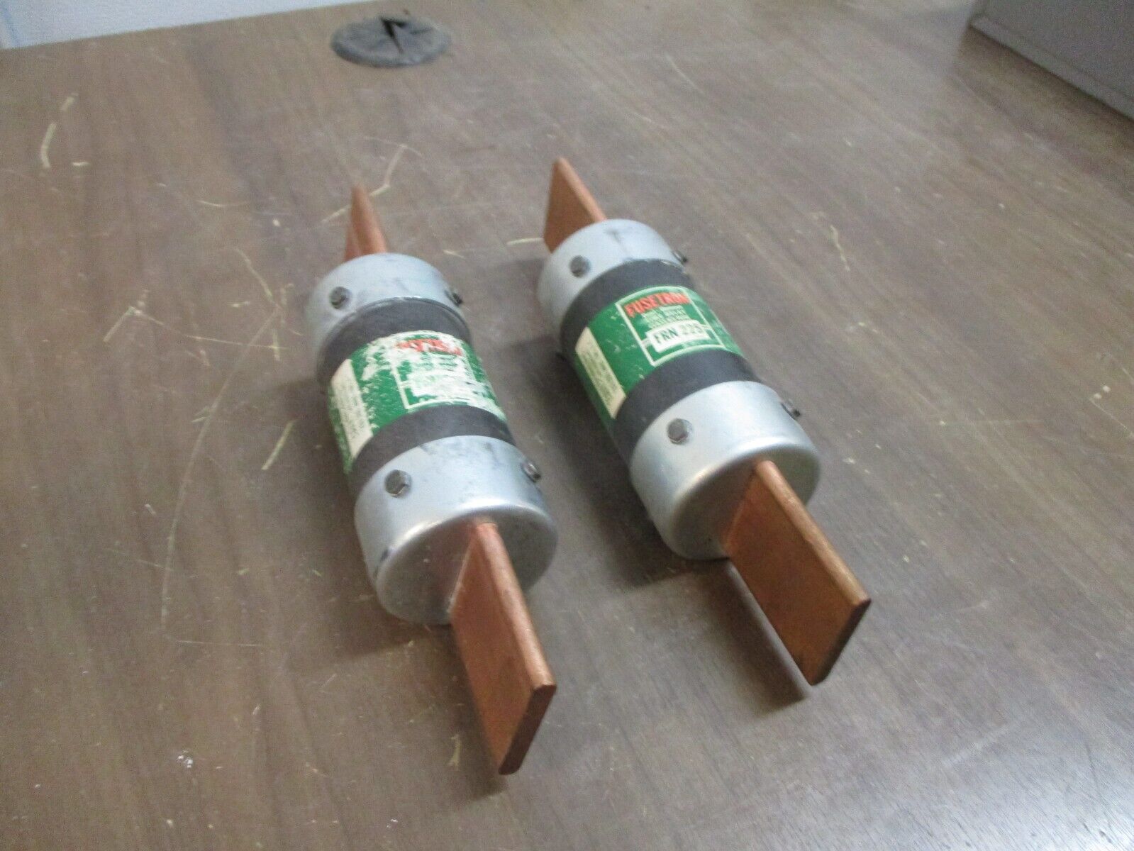 Bussmann Fusetron Fuse FRN225 250V 225A *Lot of 2* Used