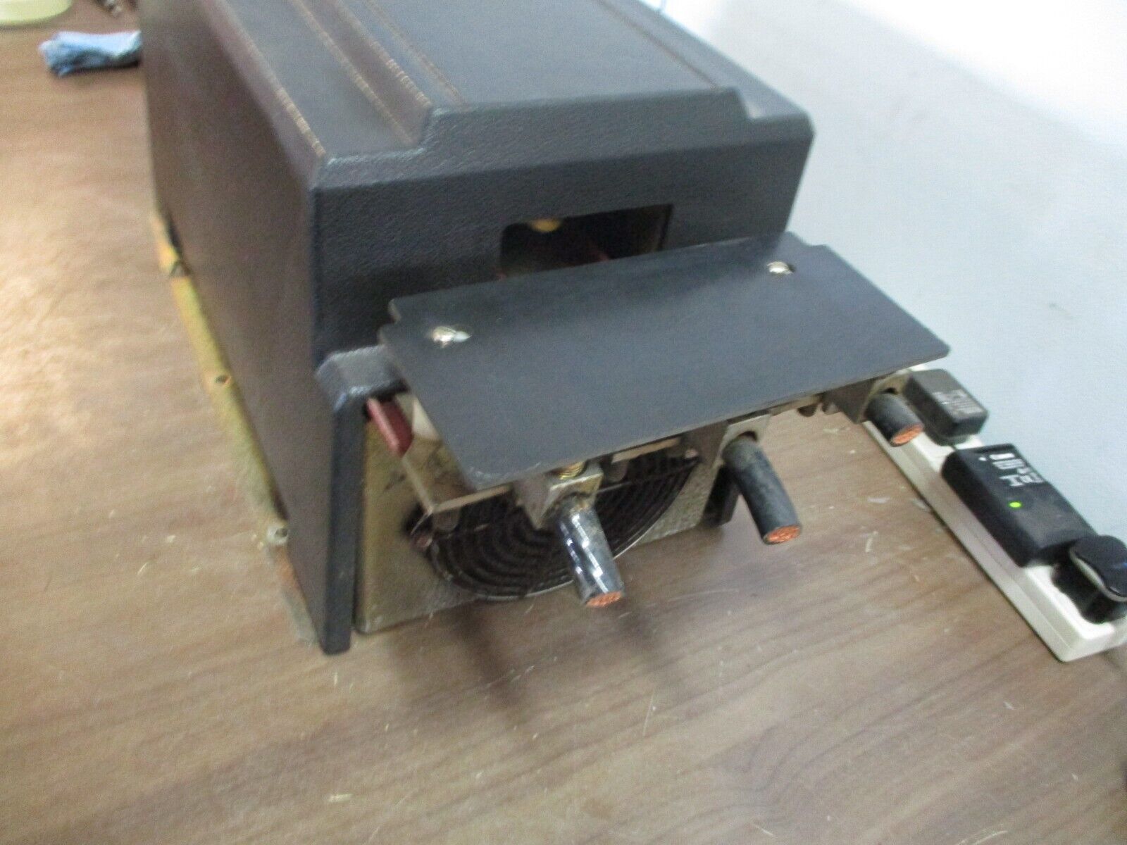 Allen-Bradley SMC Plus Soft Start 150-A180NBD Ser. B 150HP 208-480V 47-63Hz 3Ph