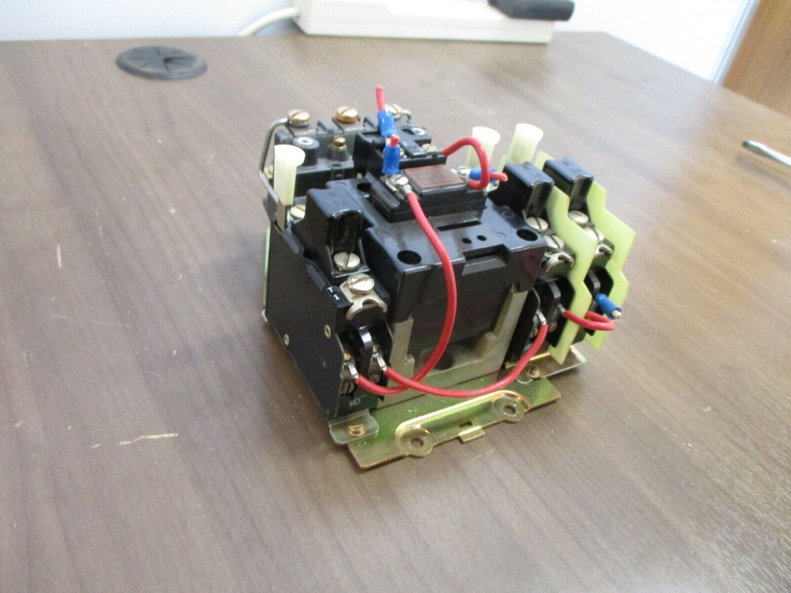 Allen-Bradley Size 1 Starter 709-B0B103 Ser. K 120V Coil Used