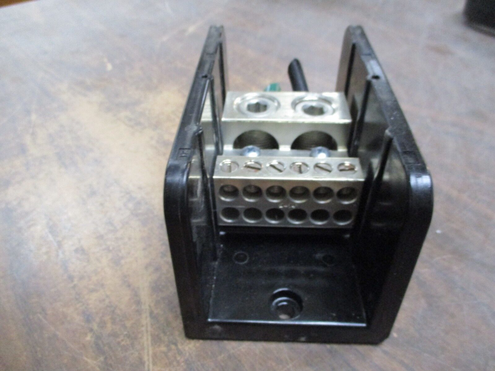 Square D Power Distribution Block 9080 LBC165212 760A 600V 1P Used