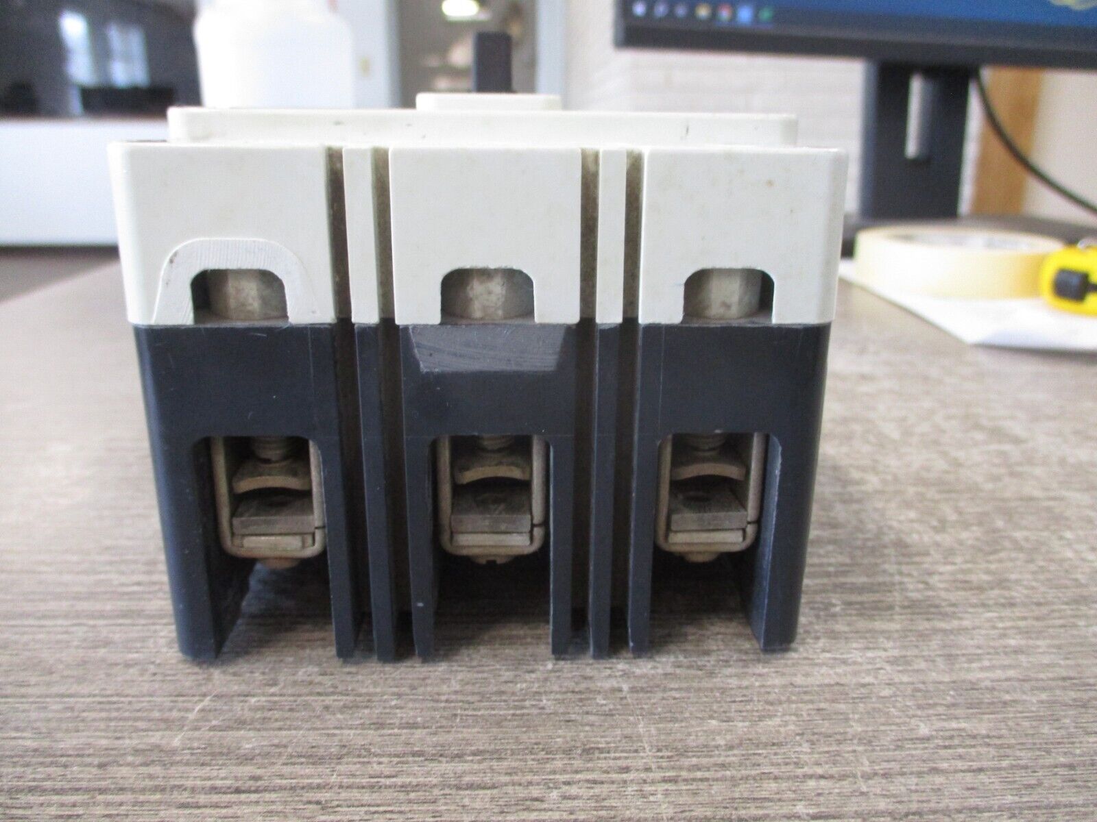 Westinghouse Circuit Breaker HMCP030H1C 30A 600V 3P Used