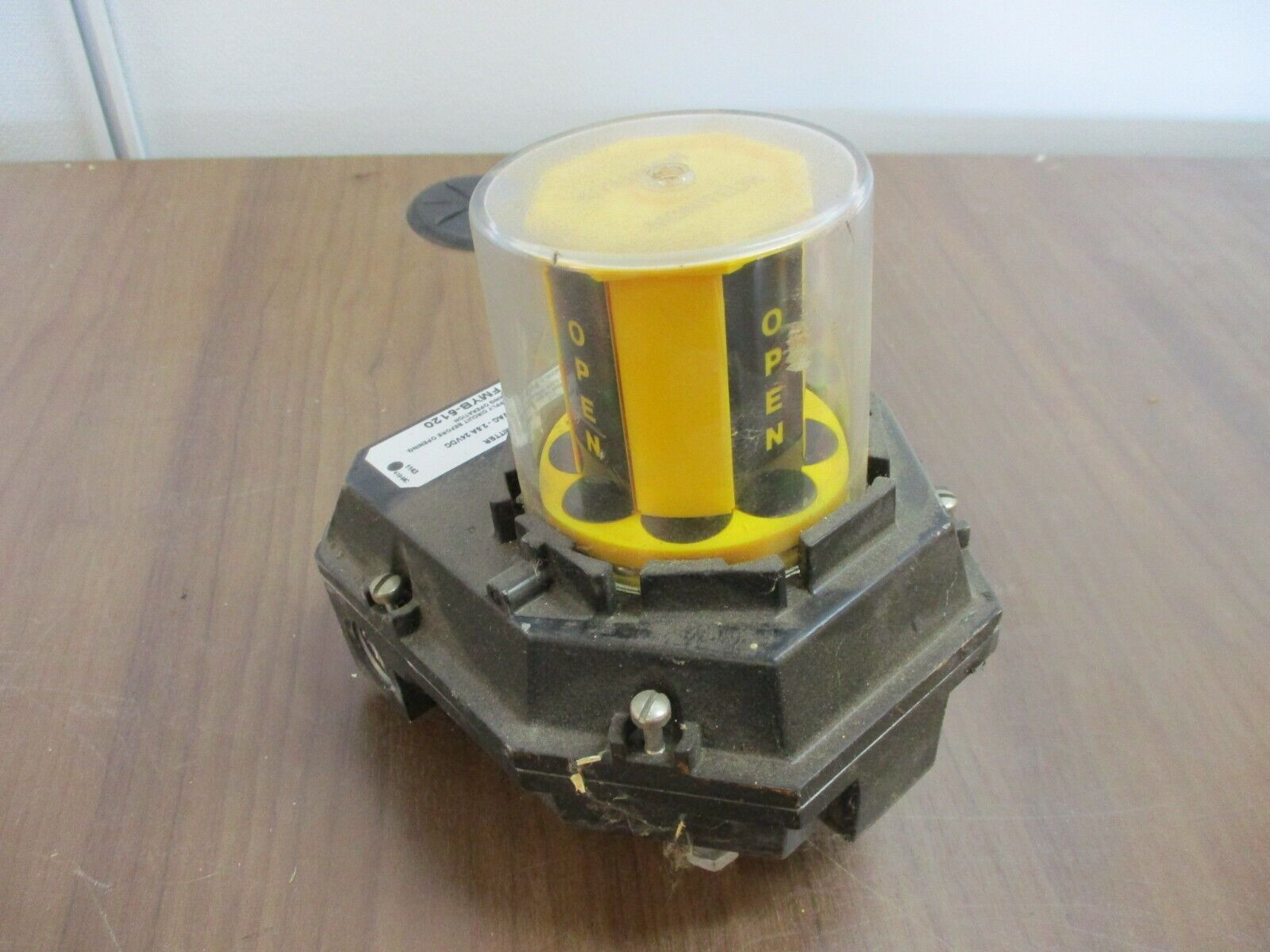 Moniteur, Watchman valve position transmitter, part#: FMYB- 5120, used