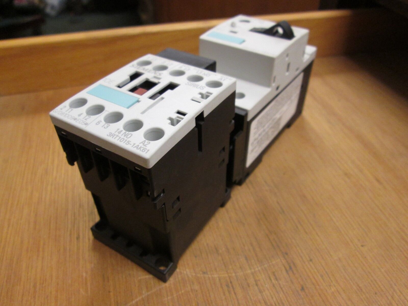 Siemens Motor Starter 3RV1011-1EA10 3RT1015-1AK61 Range 2.8-4A Used