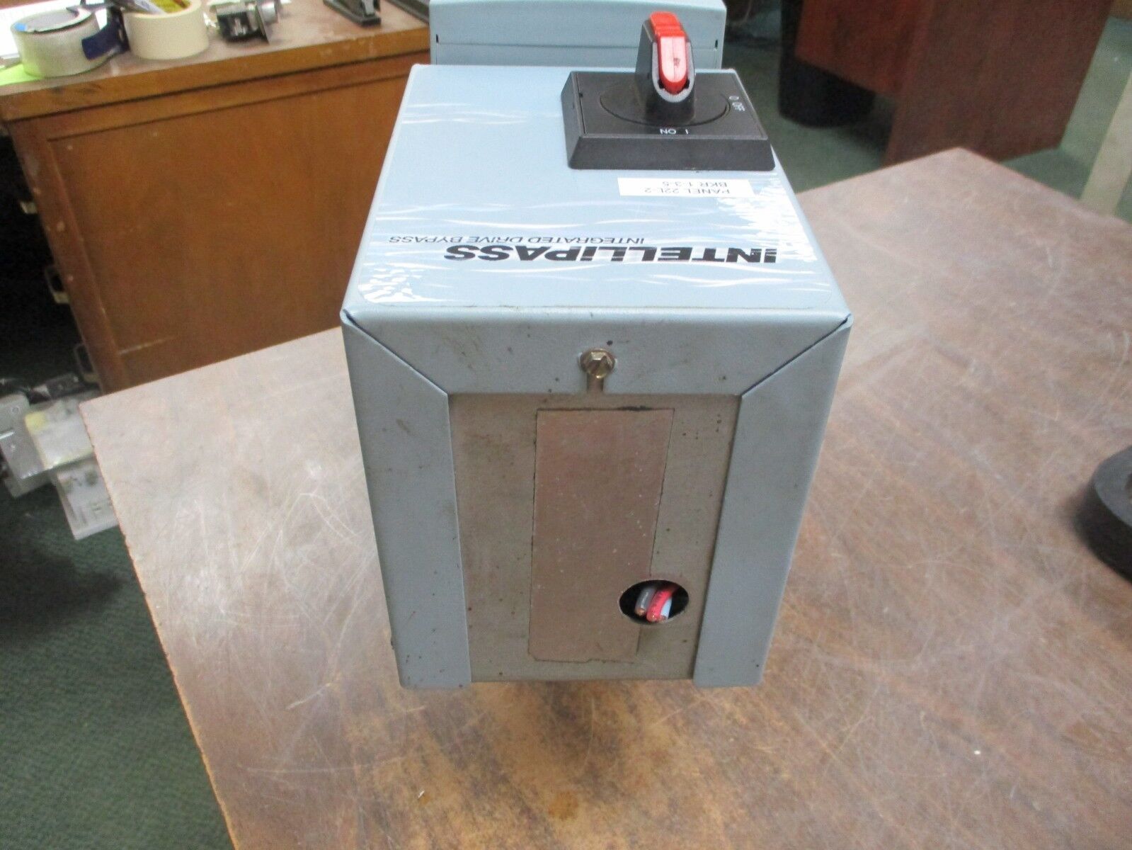 Johnson Controls AC Drive w/ Intellipass Bypass VS002111A-00000 2HP Used