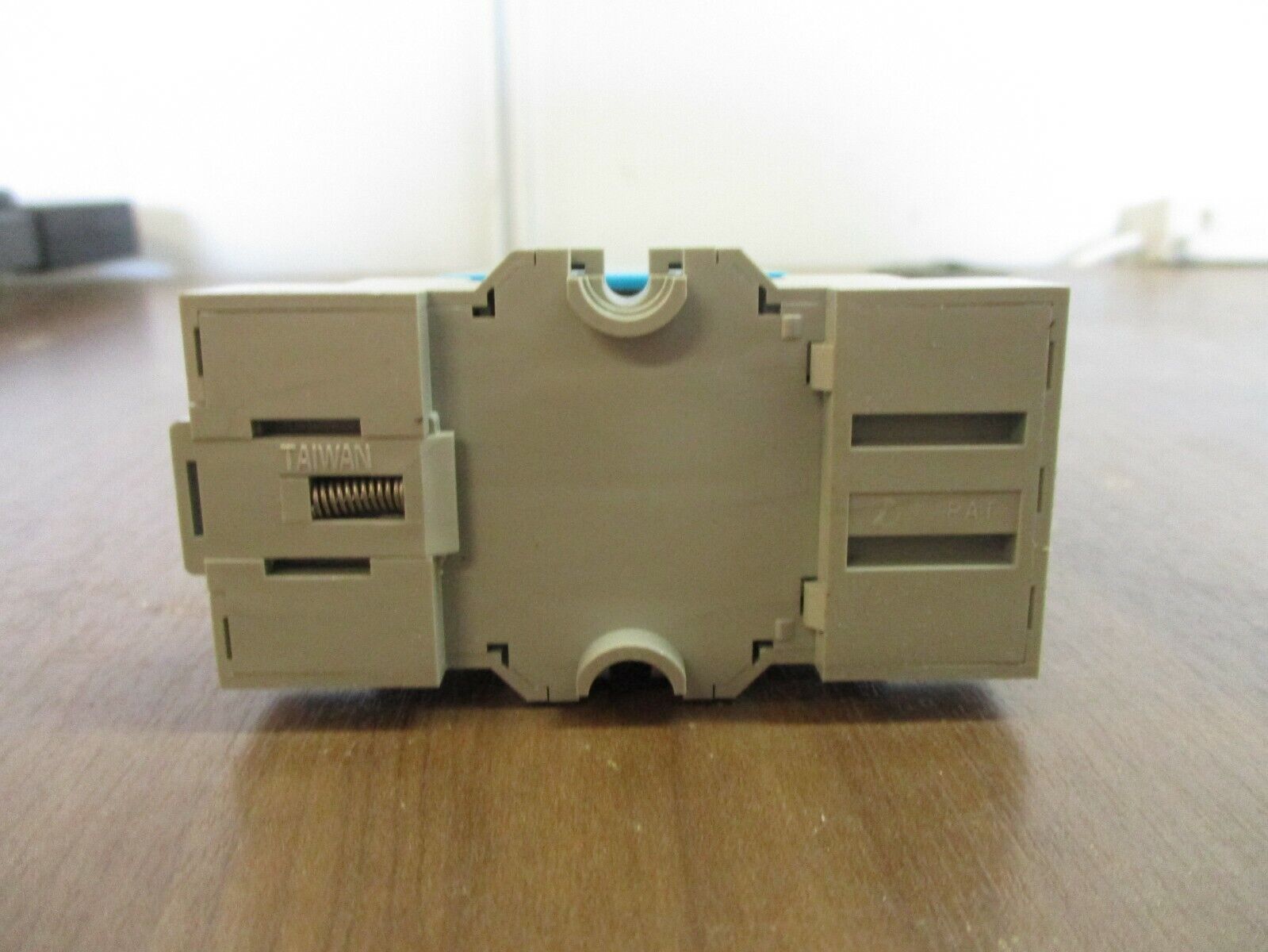 IDEC Electronic Timer RTE-B1AD24 24V AC/DC w/ Base Used