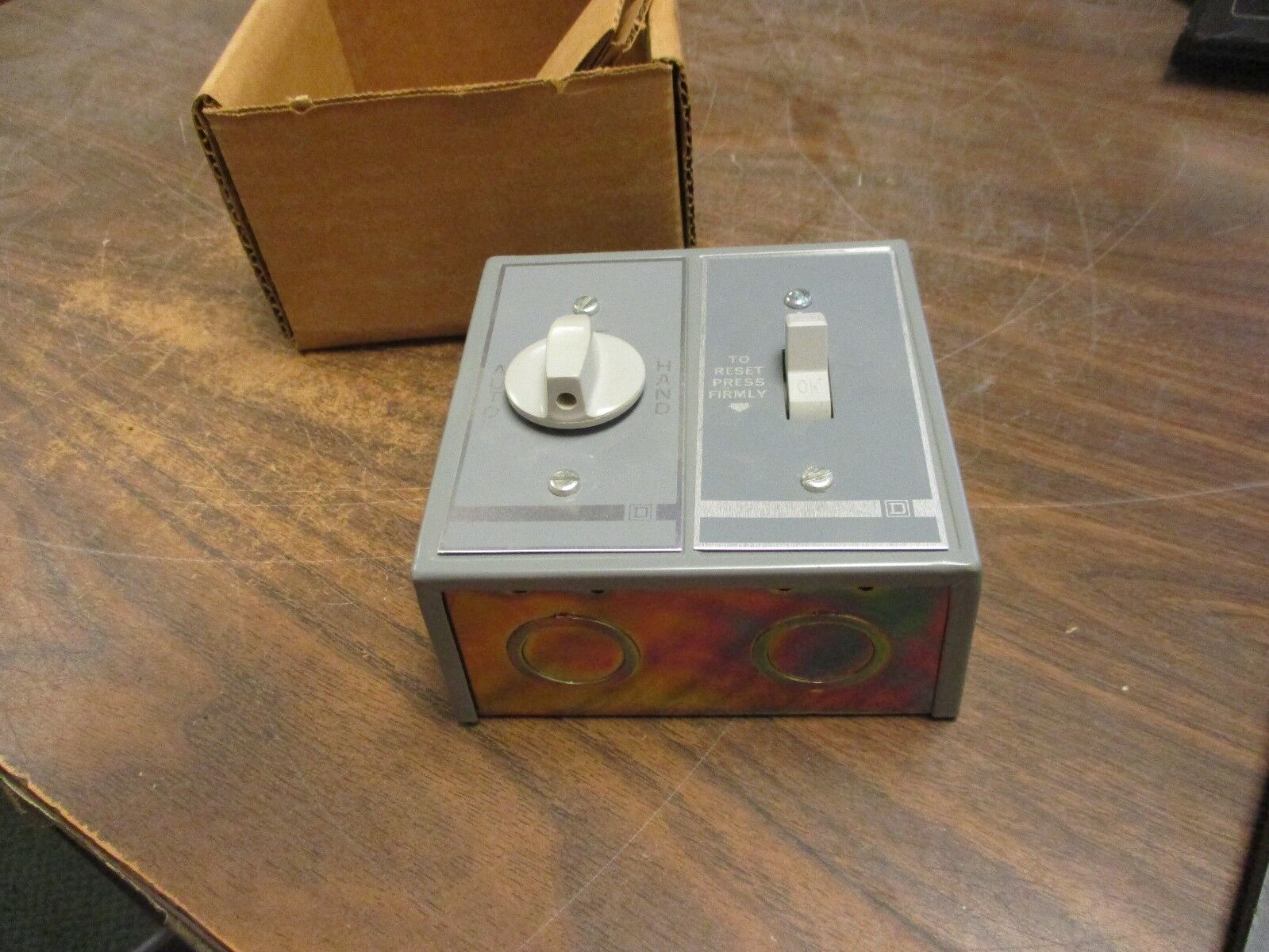 Square D FHP Manual Starter 2510 FG-71 w/ Auto-Off-Hand Sel Switch New Surplus