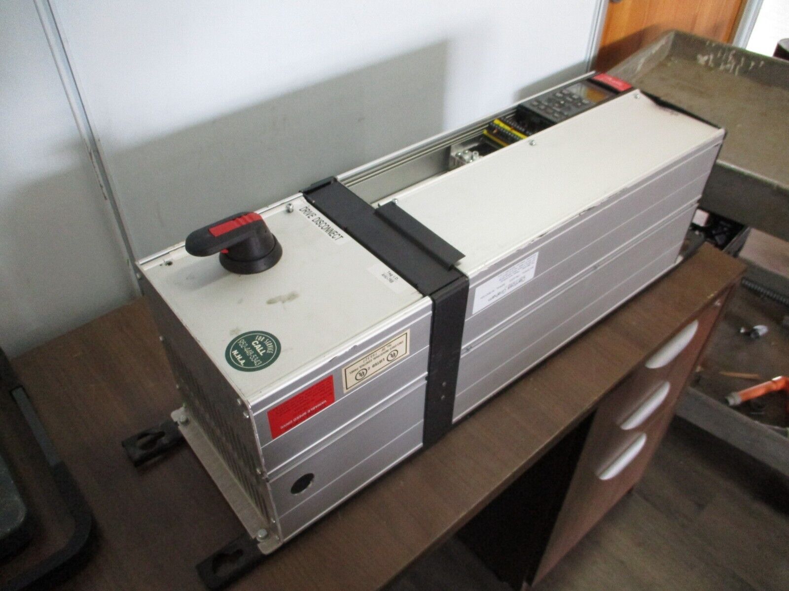 Danfoss VLT 6022 AC Drive w/ Disconnect 175Z7366 20HP 3Ph w/ Keypad Used