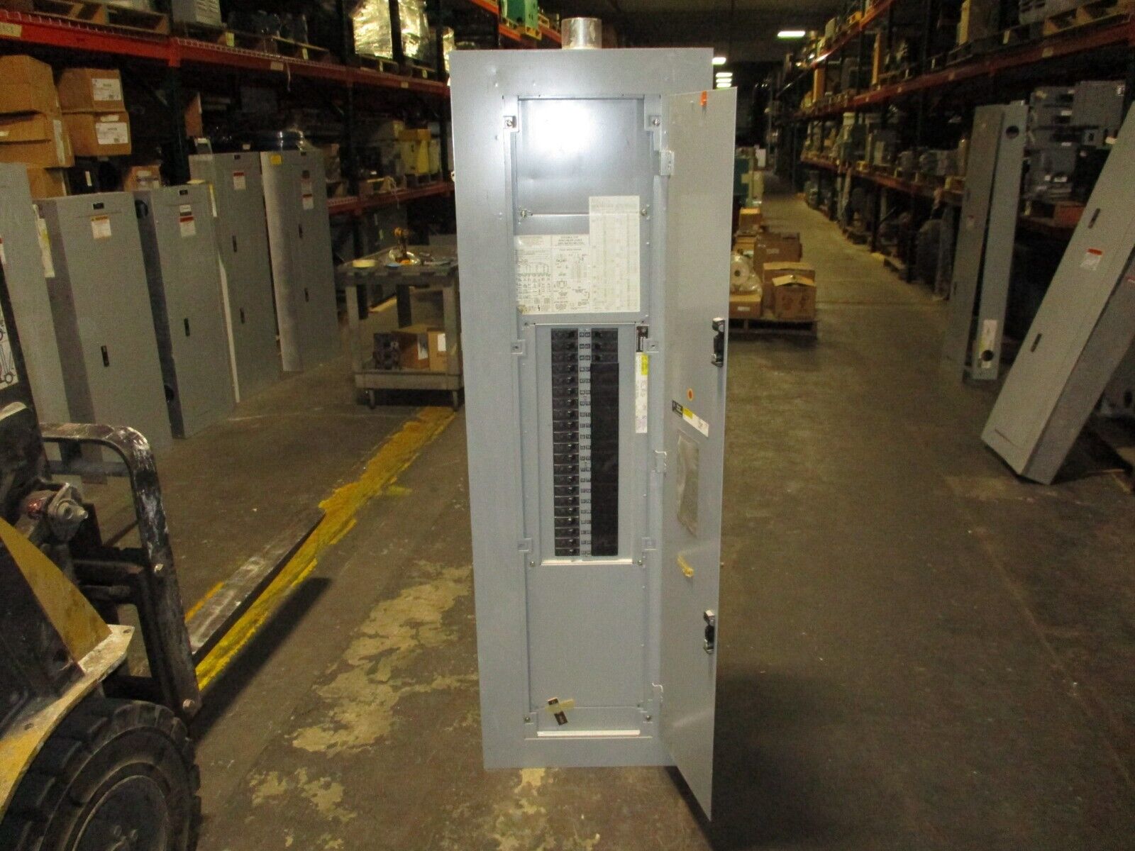 GE Main Lug Breaker Panel AQF3422MTX 225A Max 208/120V 3Ph 4W 42-Slot Used