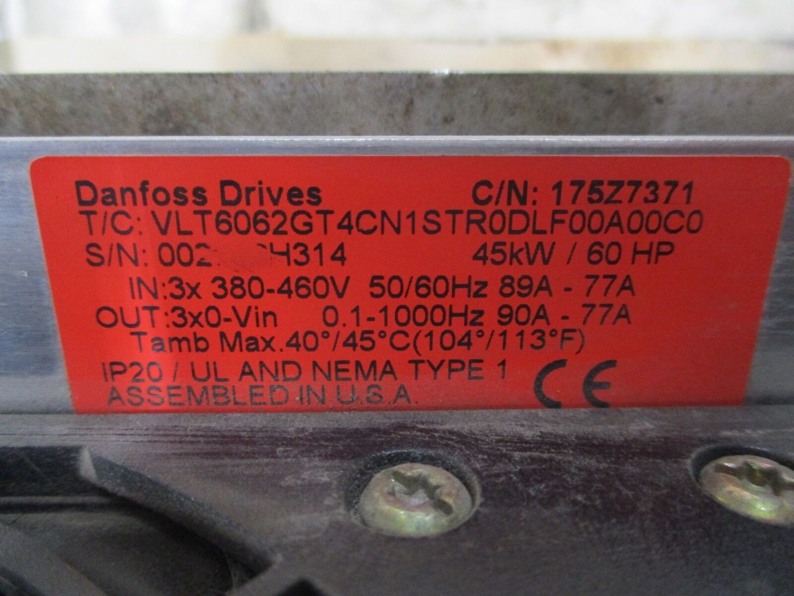 Danfoss VLT 6062 AC Drive w/ Disconnect 175Z7371 60HP *Missing Terminal Cover*