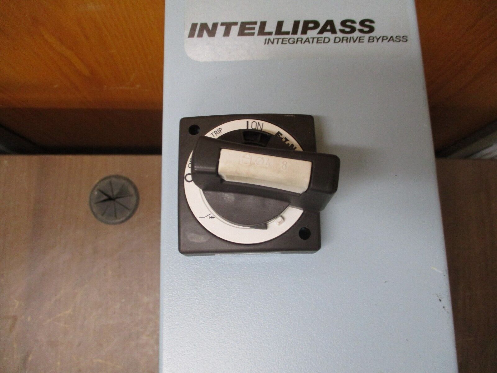 Johnson Controls / Eaton SVX9000 AC Drive w/ Intellipass Bypass VS010111A-00000