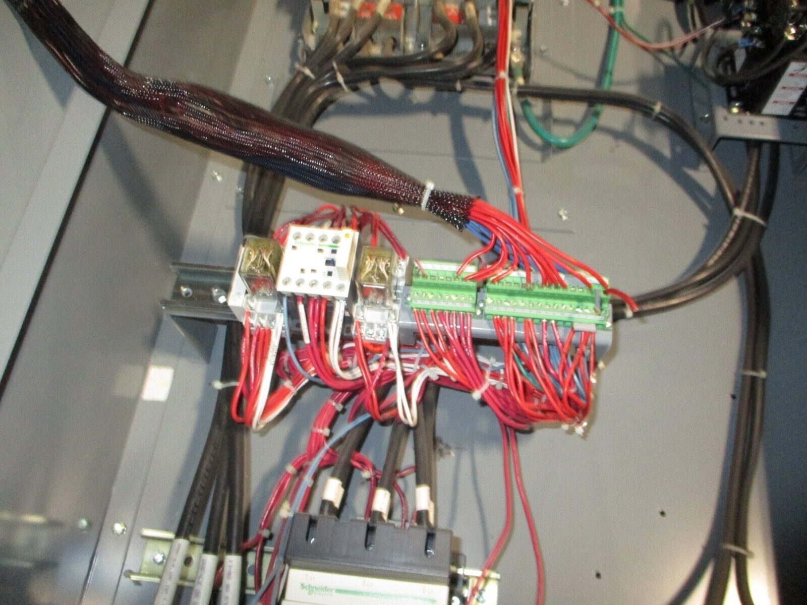 Square D E-Flex Altivar AC Drive w/ Bypass 8839 EFDQG4VY Ser. B 60HP 3Ph Used