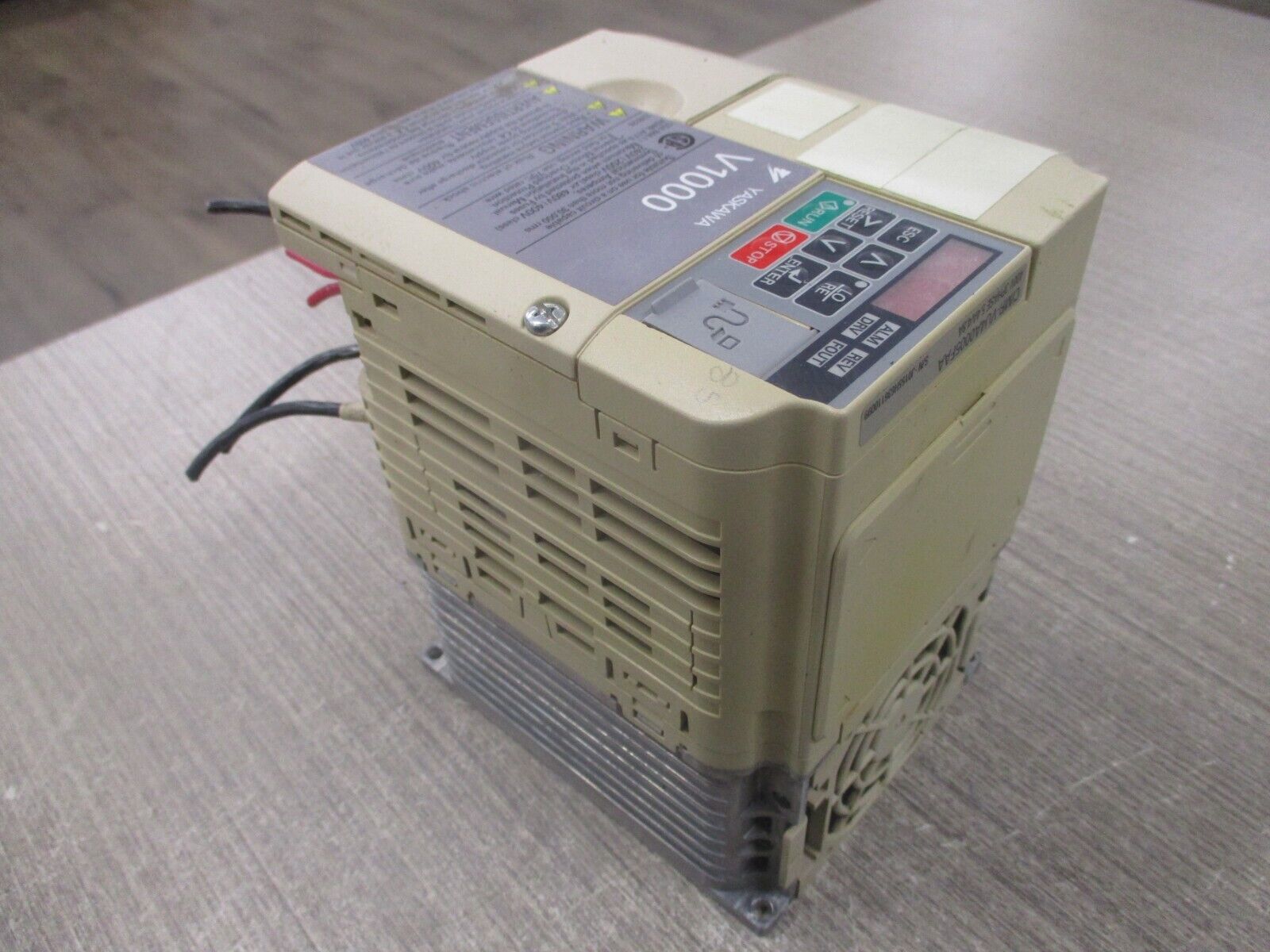 Yaskawa V1000 AC Drive CIMR-VU4A0005FAA Rev.D 3HP 3Ph Input: Output: Used
