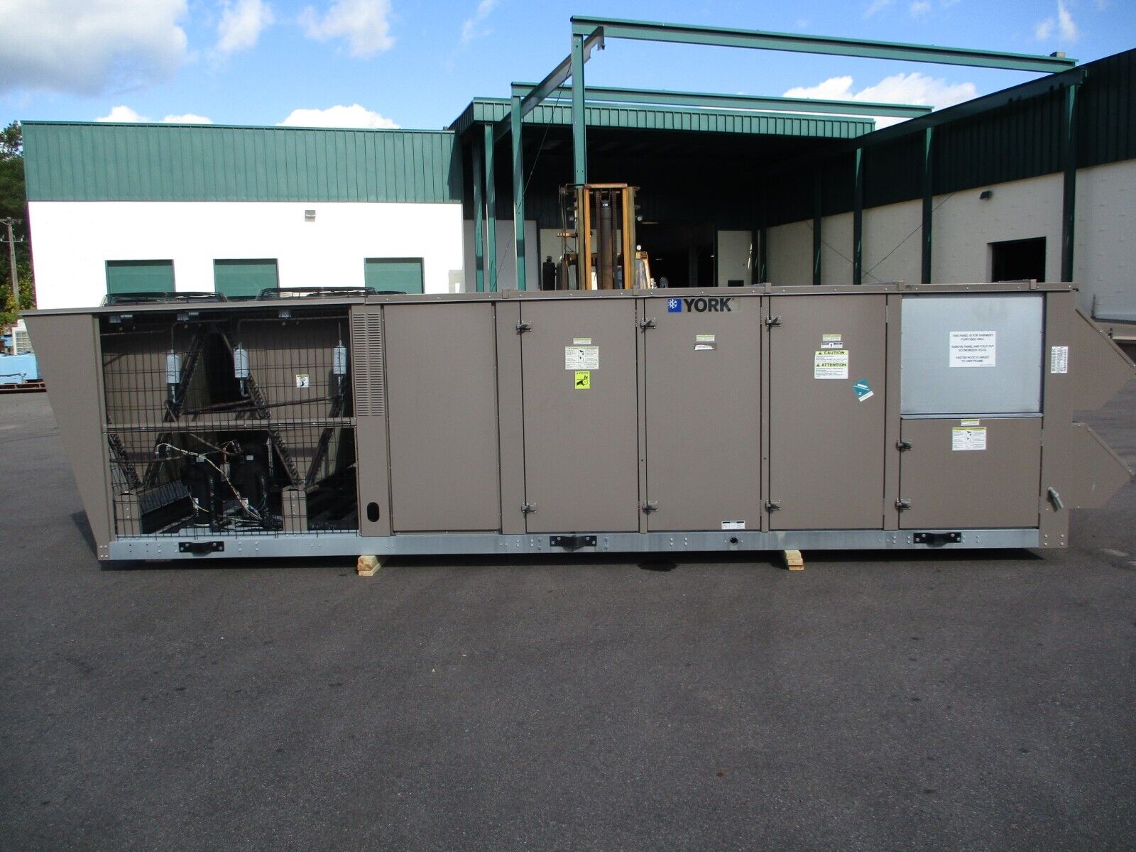 York Millennium Rooftop Unit Z4C024AAD3A3ABEDC1 40 Tons No Heat 460V 3Ph Used
