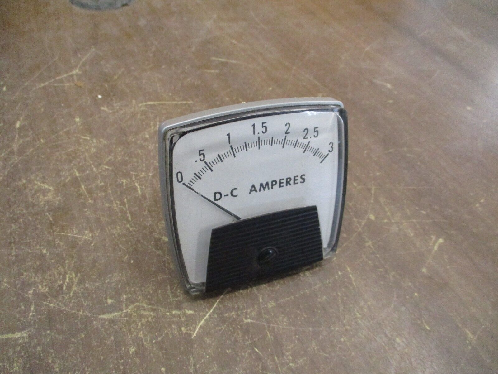 Calibron Instruments DC Ammeter 250-300-LJLJ Range: 0-3A Used