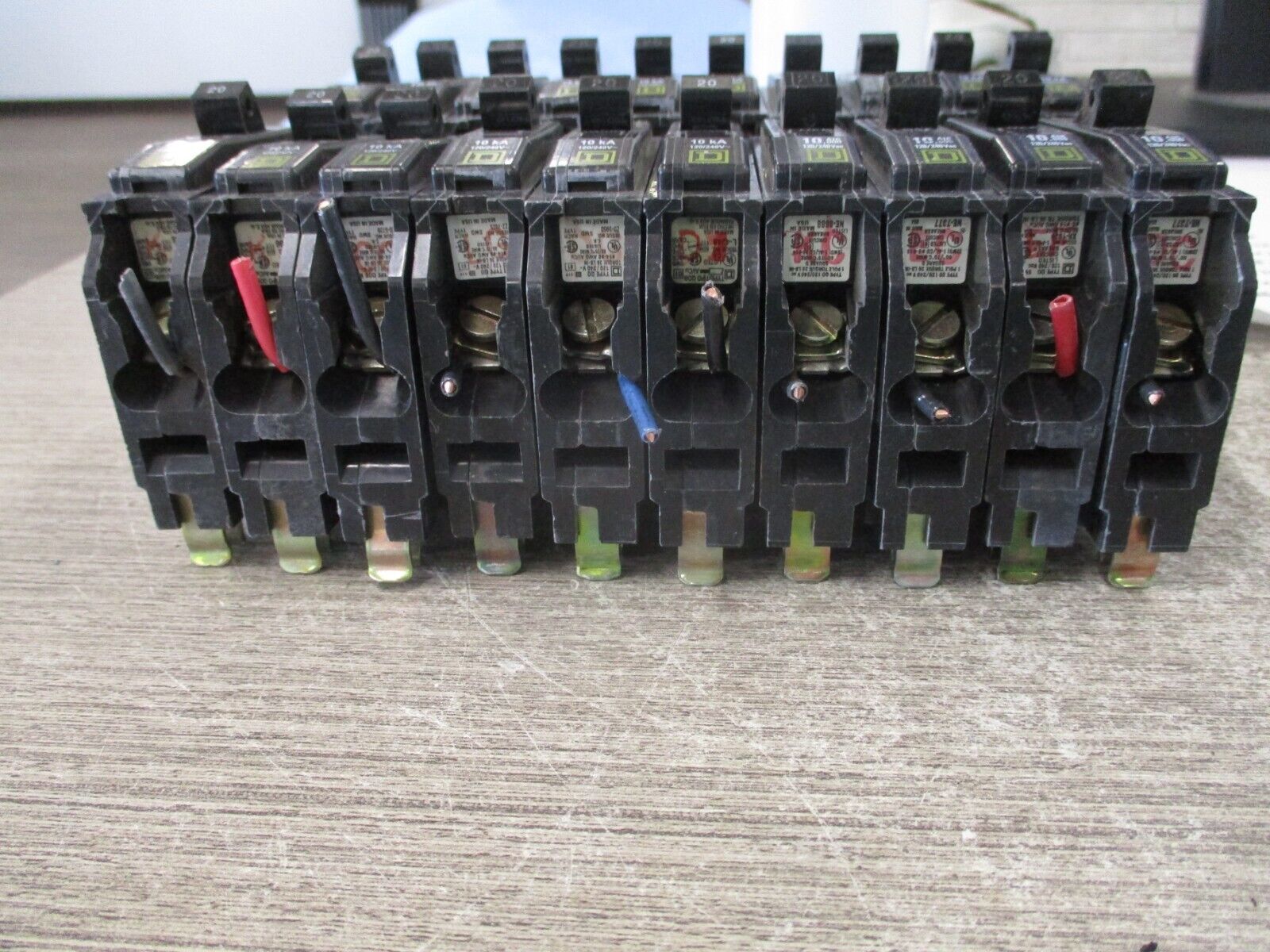 Square D Clip-On Circuit Breaker QO120 20A 120/240V 1P *Lot of 20* Used