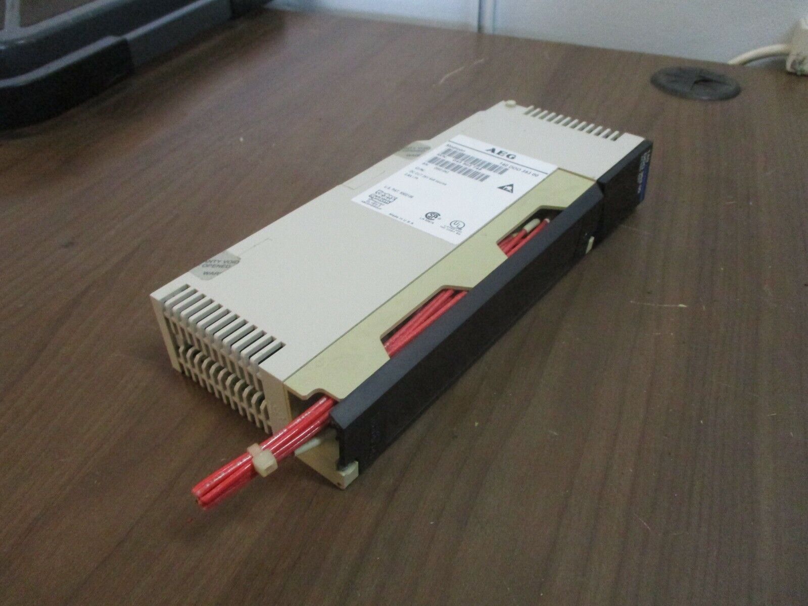 AEG Modicon DC Output Module 140 DDO 353 00 24V 4x8 Source 0.5A/Pt Used