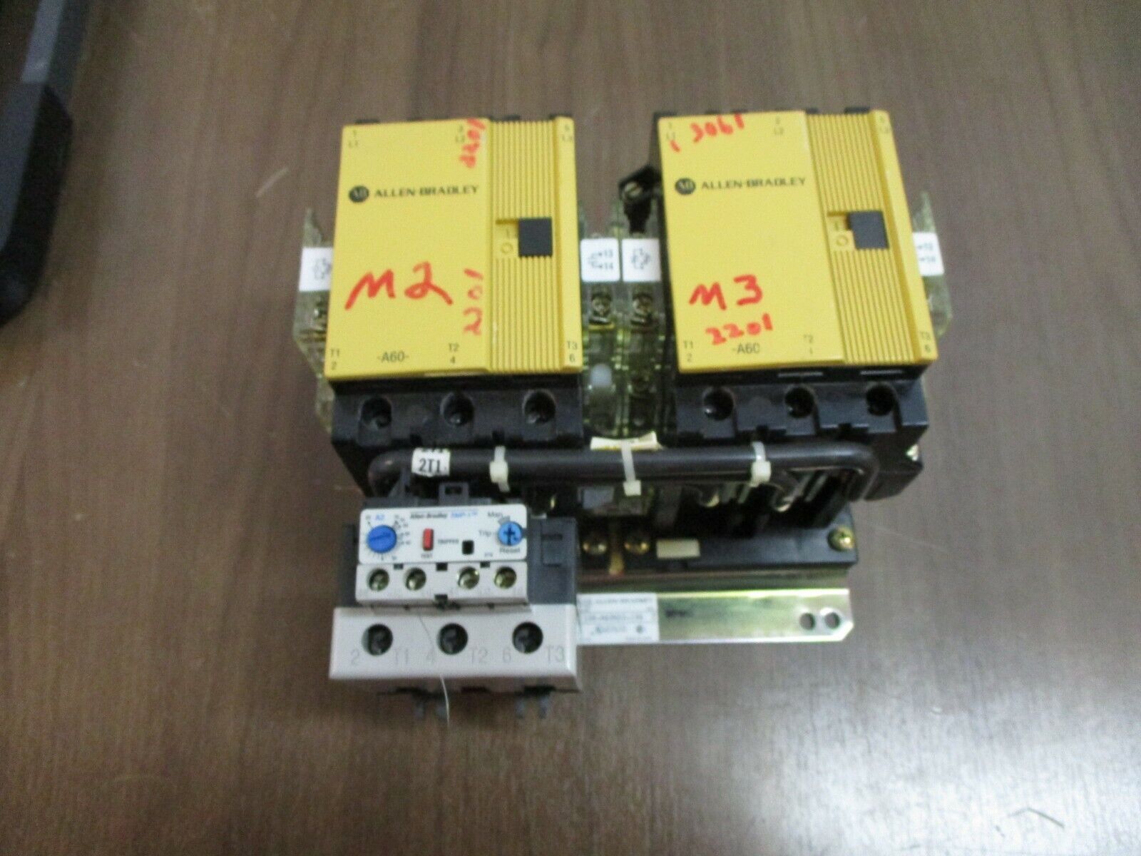 Allen-Bradley Reversing Starter 104-A60ND3-19B Ser. C 120V Coil Trip: 23-75A