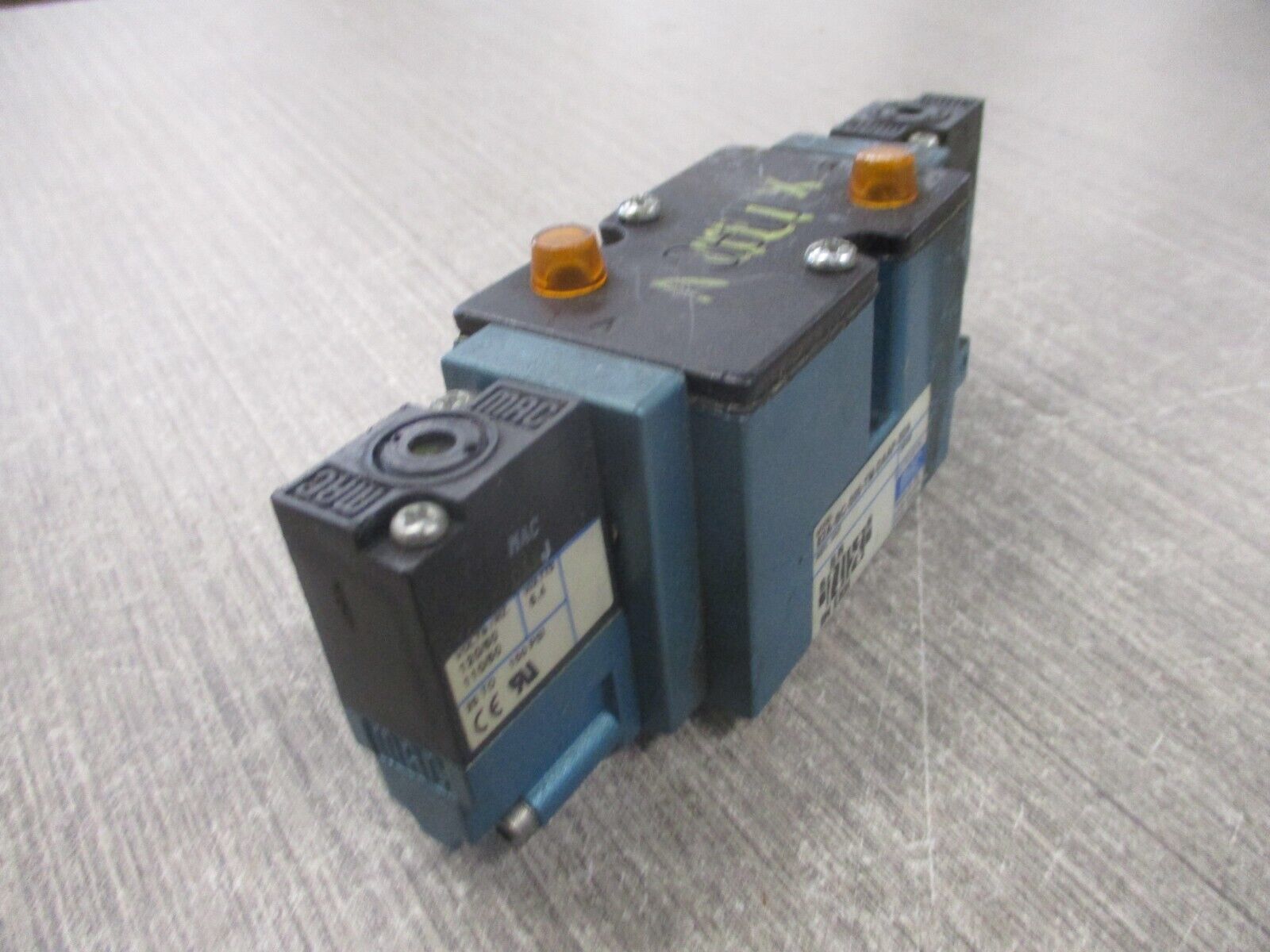 MAC Solenoid Valve 82A-BC-000-TM-DAAE-3DA Used