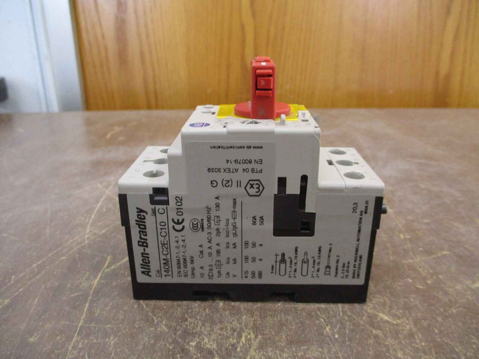 Allen-Bradley Manual Motor Protector 140M-C2E-C10 Trip : 6.3-10A *Broken Top*