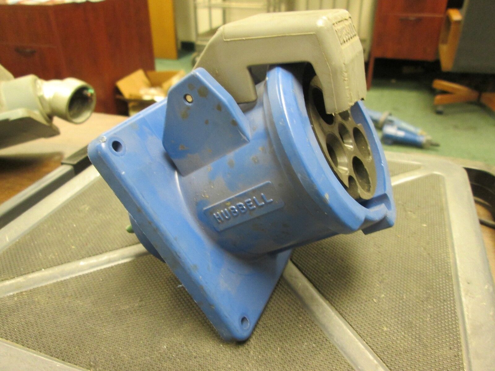 Hubbell Receptacle 560R9W 60A 120/208VAC 4P 5W 3Ph **No Cap** Used