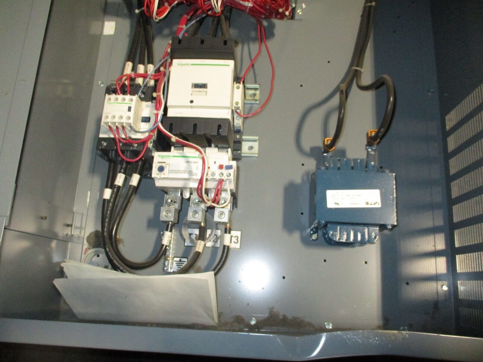 Square D E-Flex Altivar AC Drive w/ Bypass 8839 EFDQG4VY Ser. B 60HP 3Ph Used