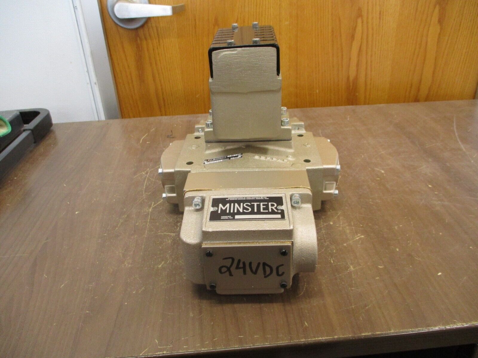 Ross Solenoid Valve 3573A5949 Minster Coil: 250-0247 Used
