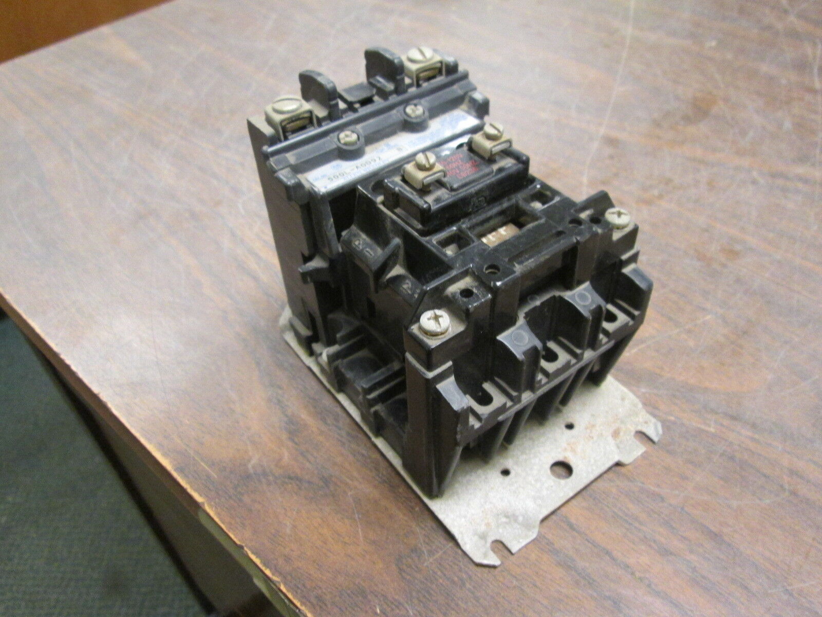 Allen-Bradley Contactor 500L-A0D92 15/20A 115-120V Coil Used
