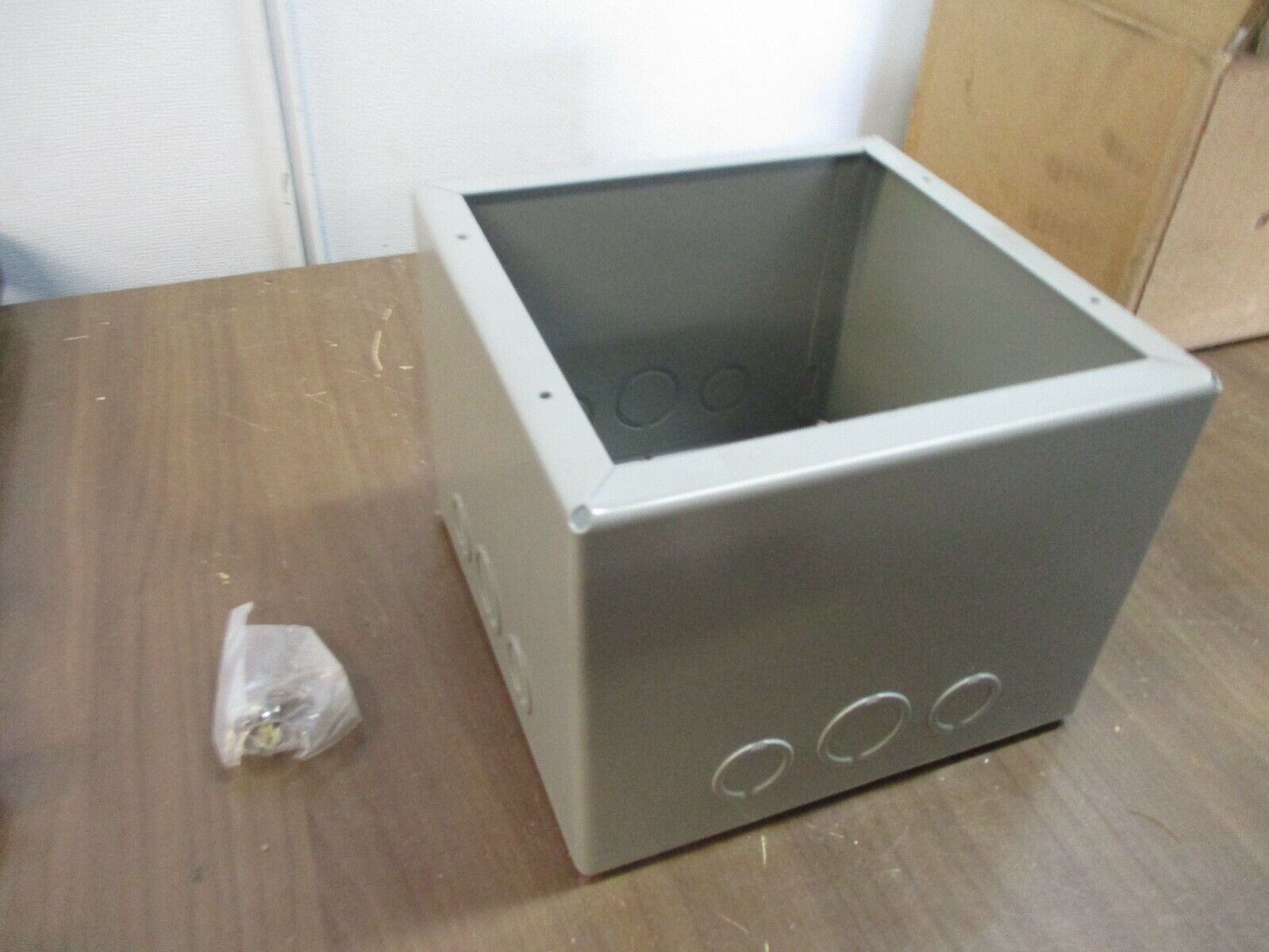 Wiegmann Screw Cover Enclosure SC080806WW Size: 8x8x6" New Surplus