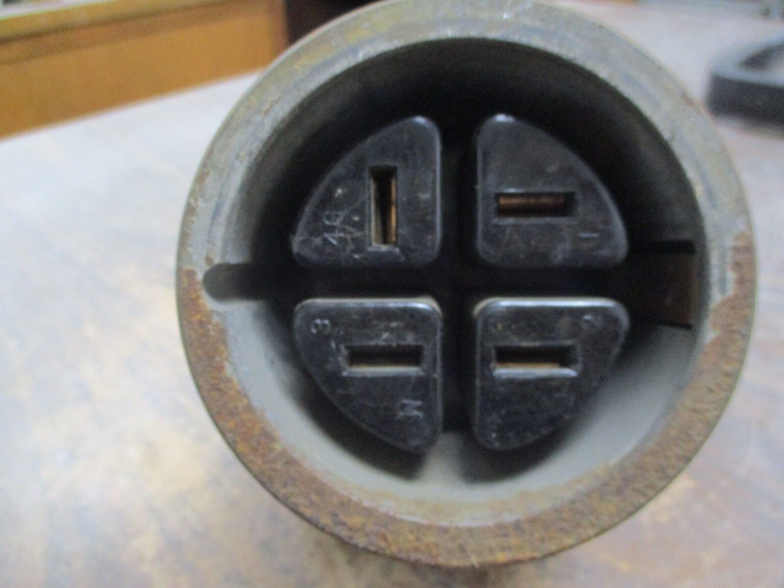 Pyle-National QuelArc Receptacle w/ Base JREBB-46046 60A 600V *No Cap* Used