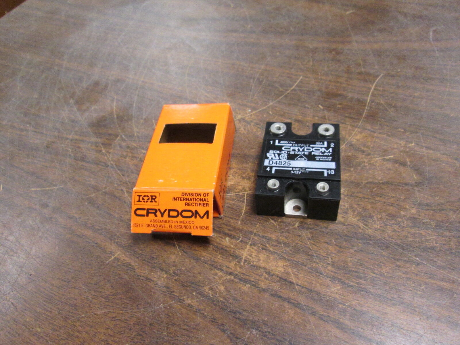 Crydom Solid State Relay D4825 Input:3-32VDC Output:480VAC 25A New Surplus